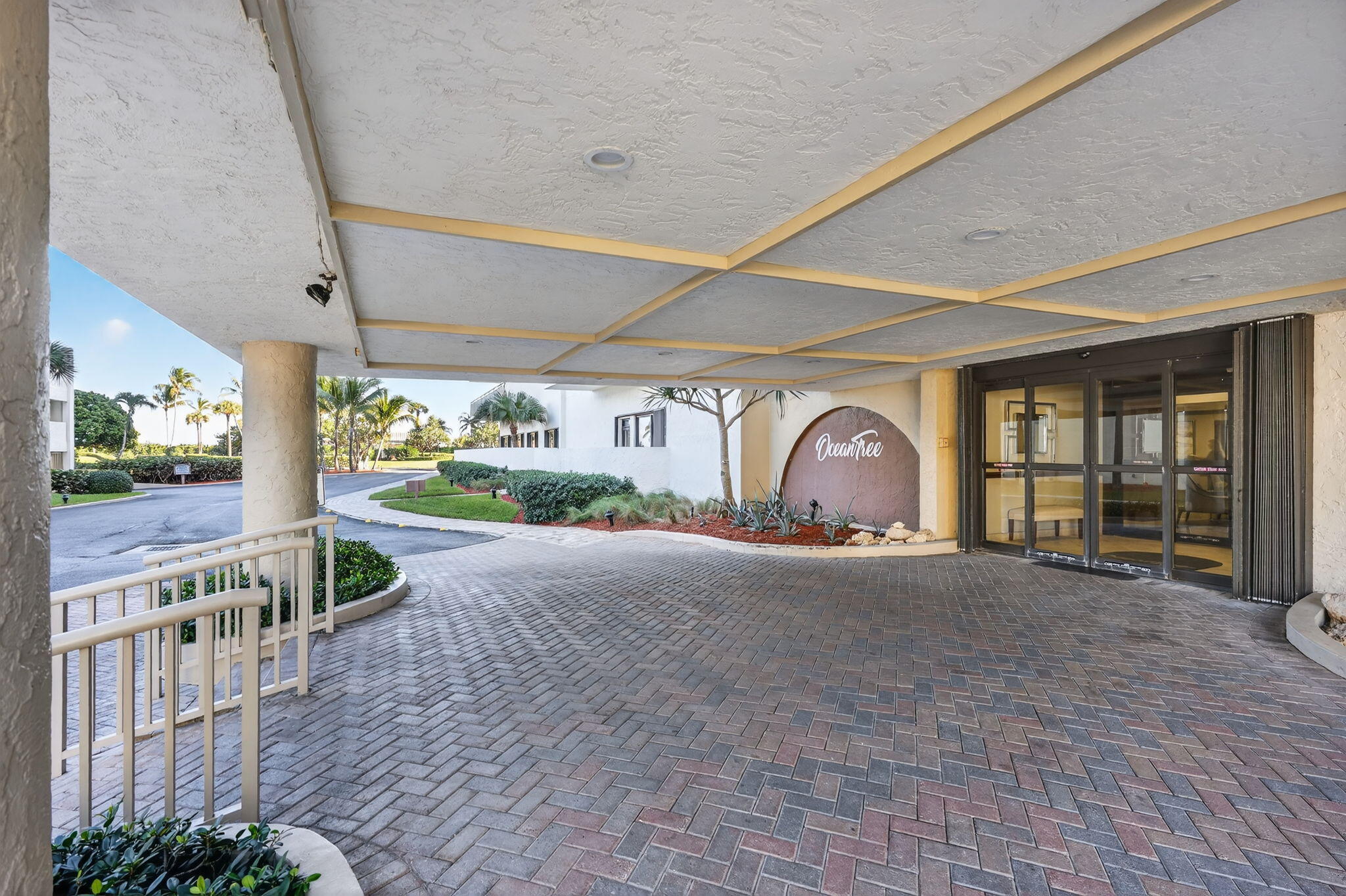 3400 N Ocean Drive 408 Property Photo 13