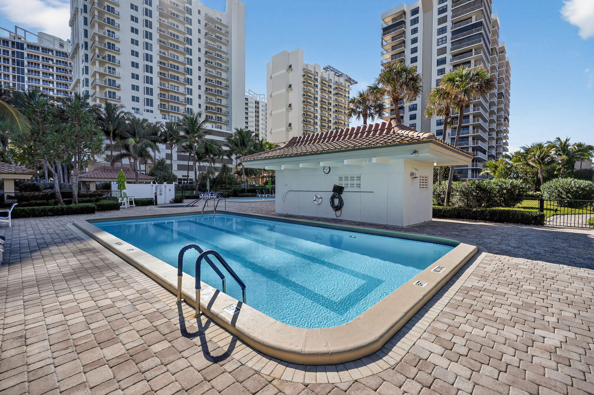 3400 N Ocean Drive 408 Property Photo 25