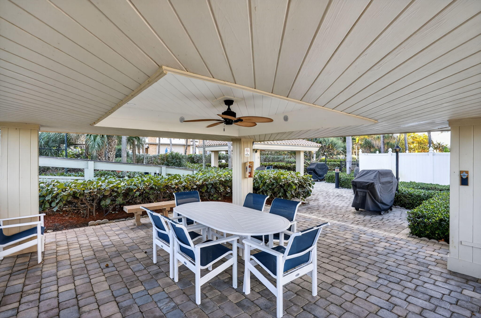 3400 N Ocean Drive 408 Property Photo 27
