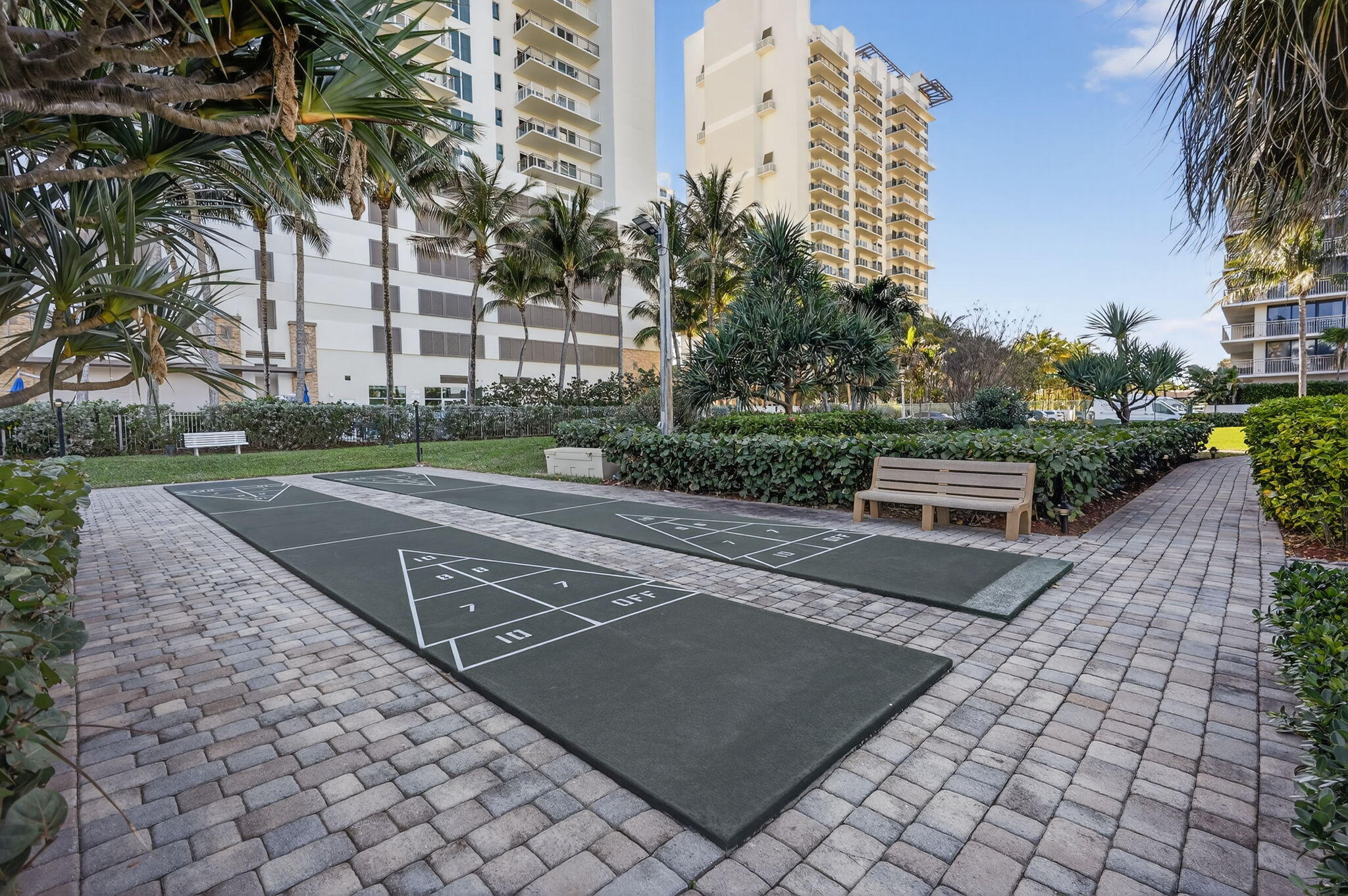 3400 N Ocean Drive 408 Property Photo 28