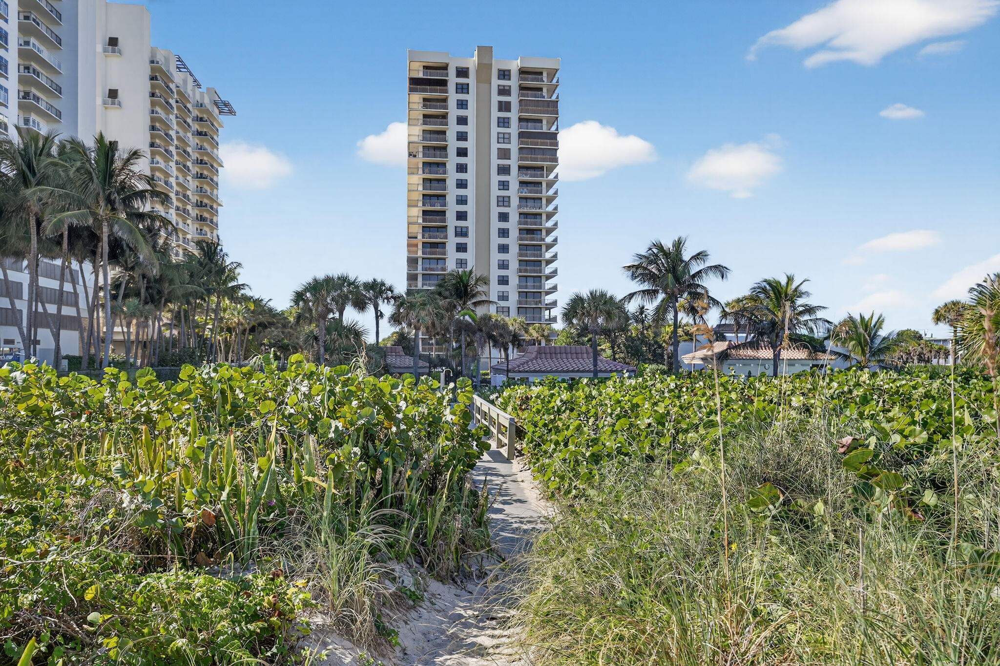 3400 N Ocean Drive 408 Property Photo 32