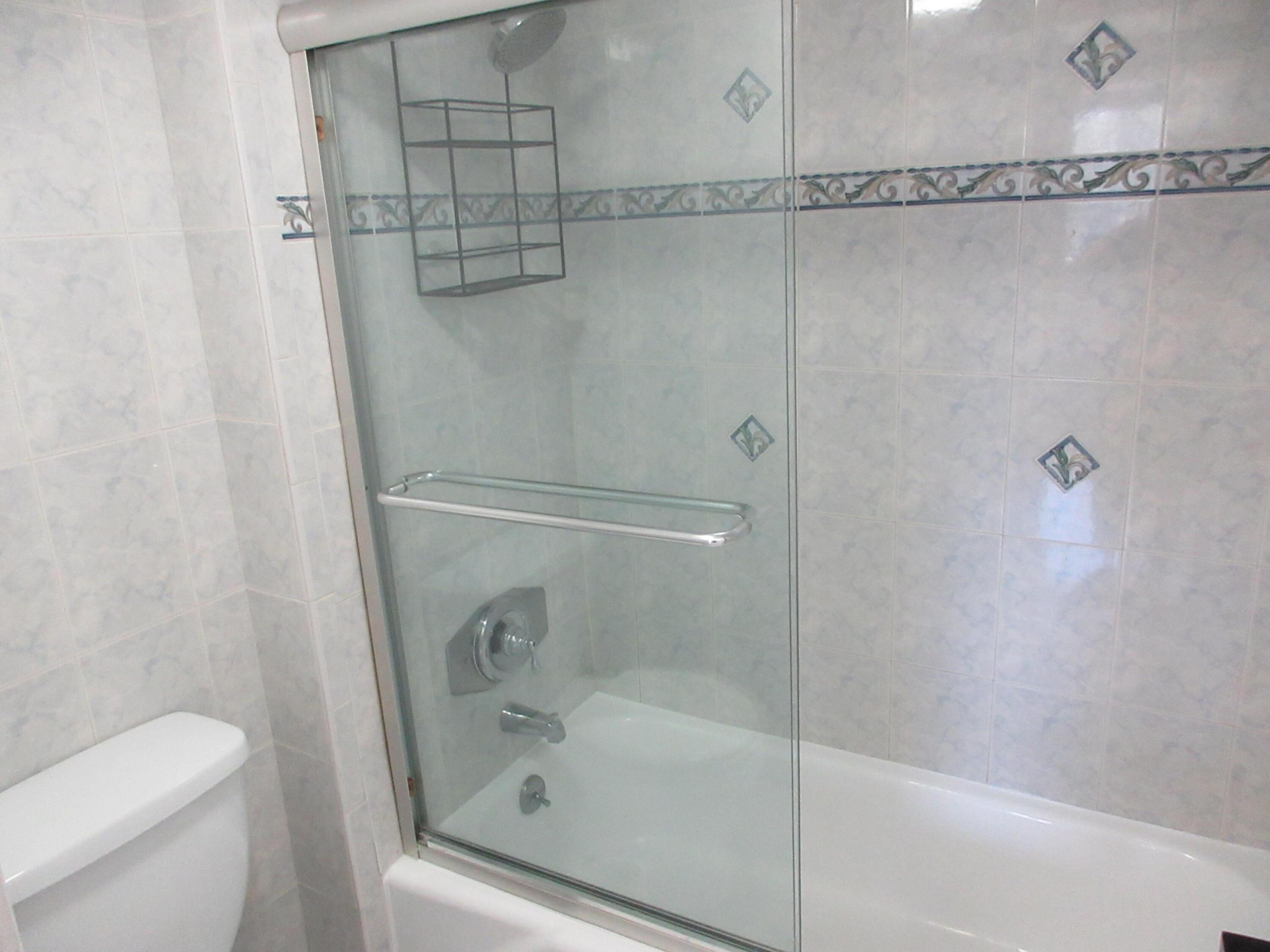 1401 N Riverside Drive 307 Property Photo 13