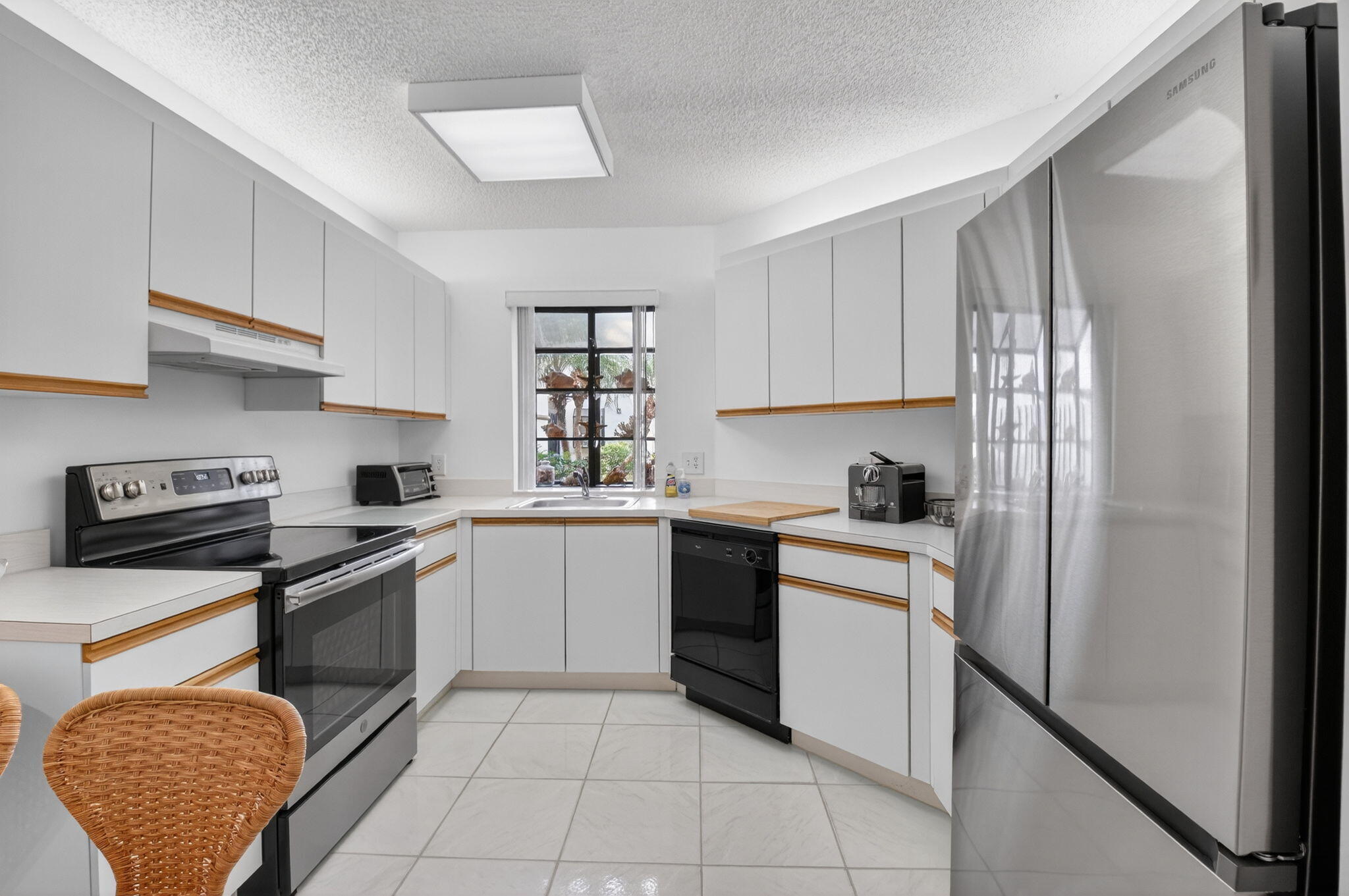 5226 Europa Drive H Property Photo 12
