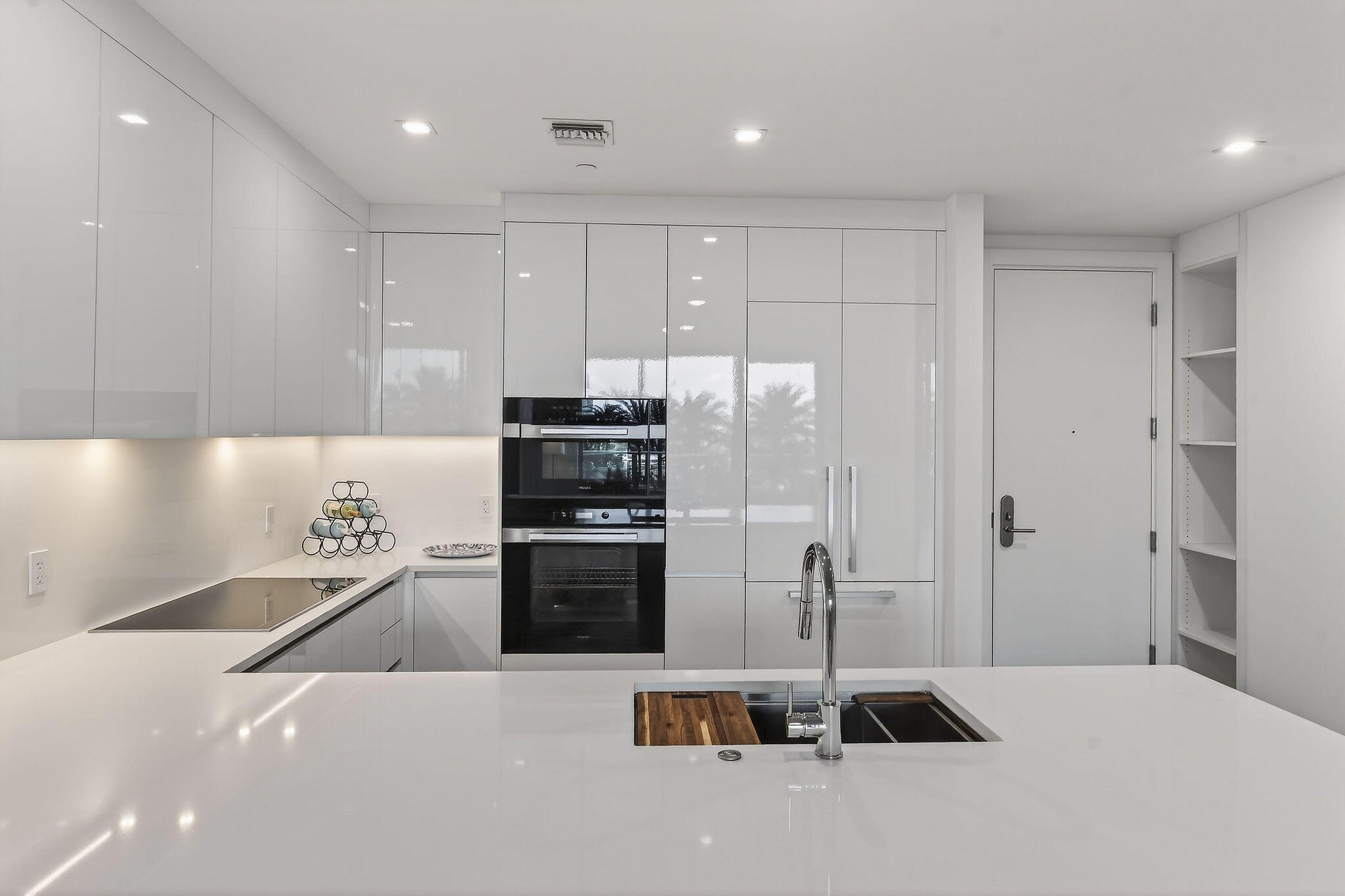 220 Lake Shore Drive 715 Property Photo 5