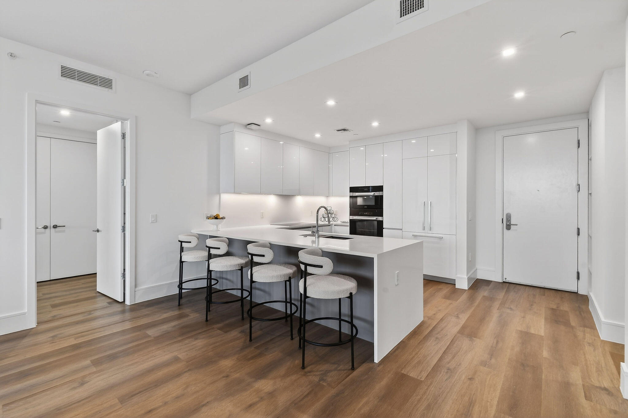 220 Lake Shore Drive 715 Property Photo 6