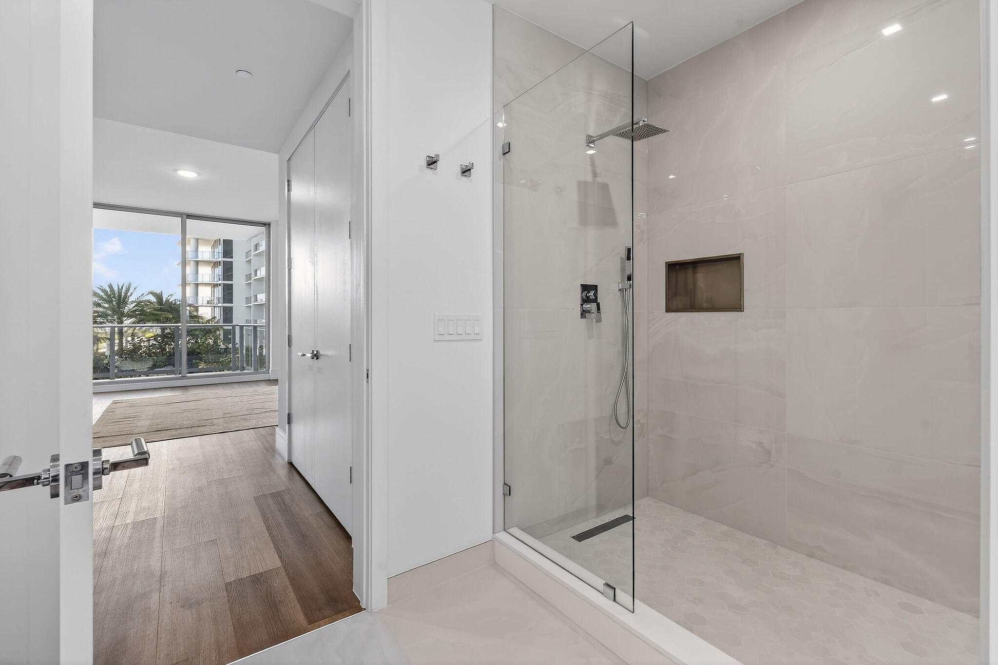 220 Lake Shore Drive 715 Property Photo 22