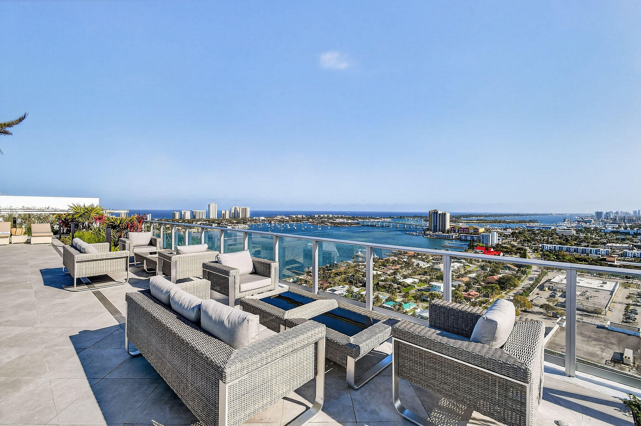 220 Lake Shore Drive 715 Property Photo 34
