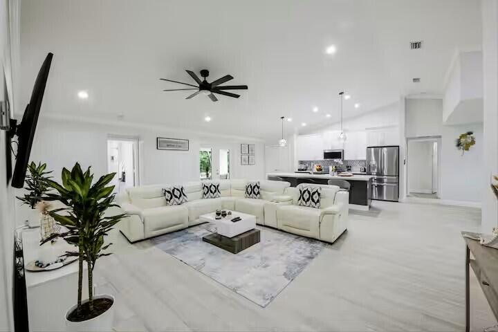11038 Persimmon Boulevard Property Photo 2