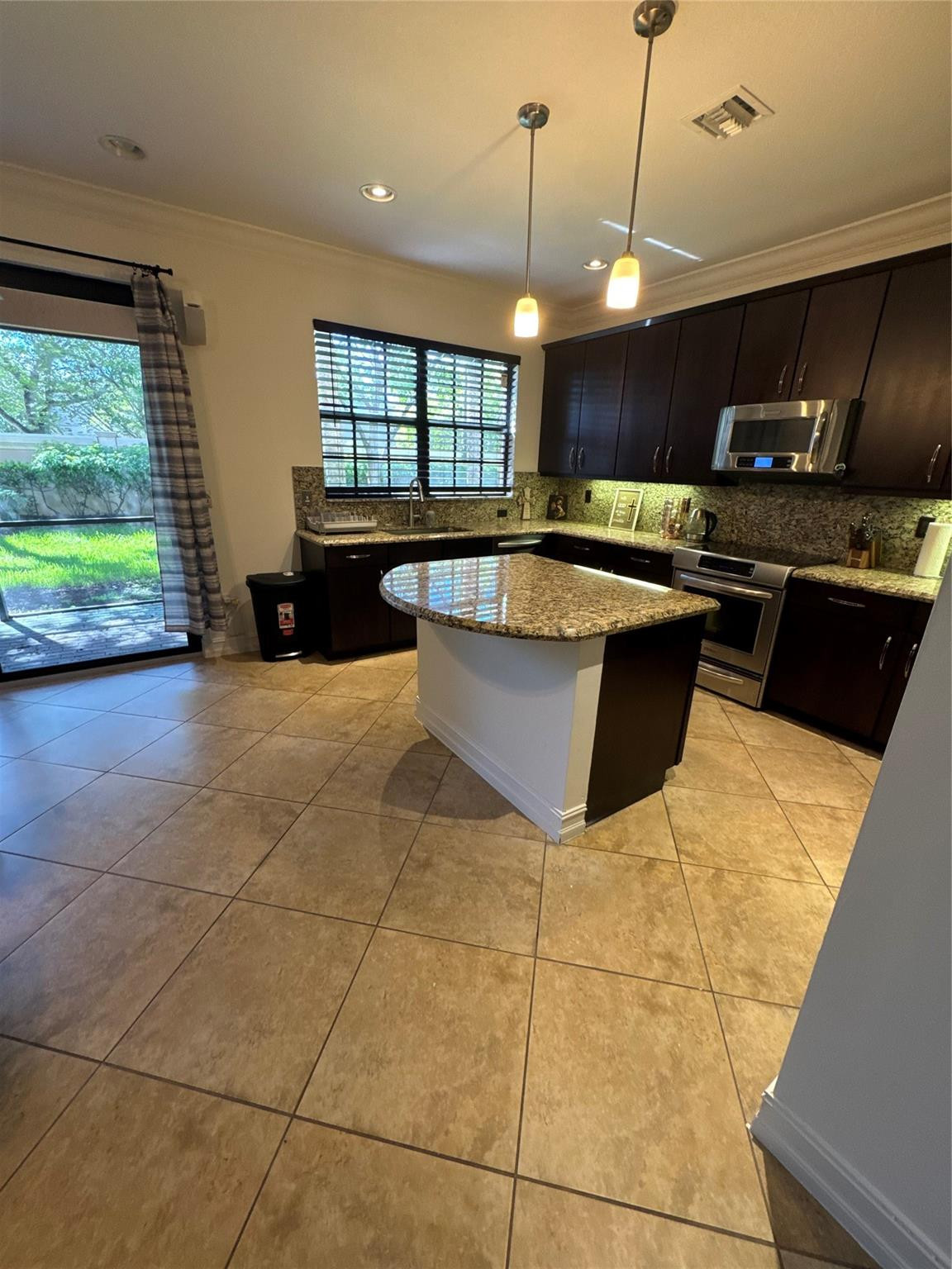 127 Riverwalk Circle W Property Photo 15