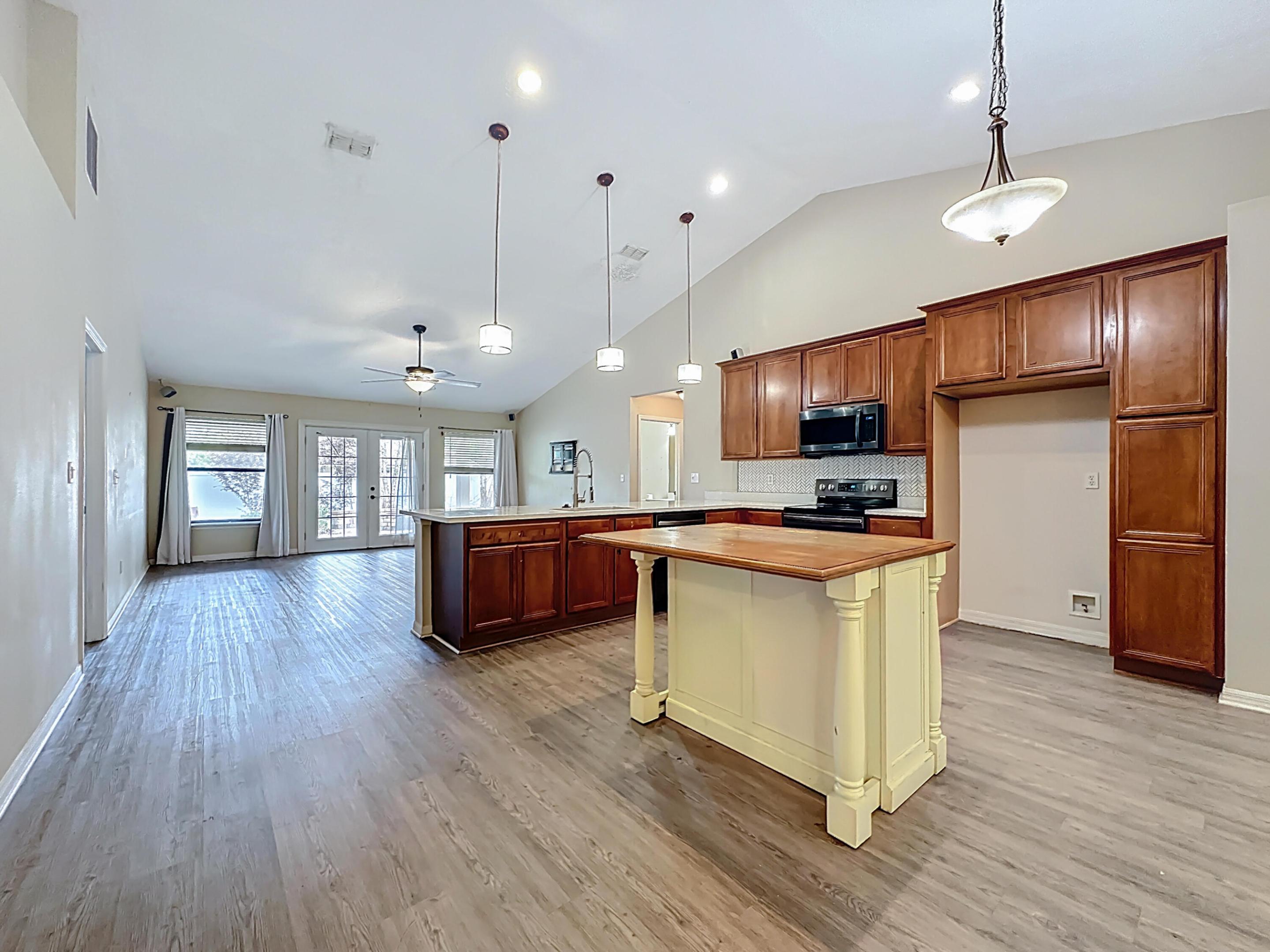 3371 Classic Oak Court Property Photo 6