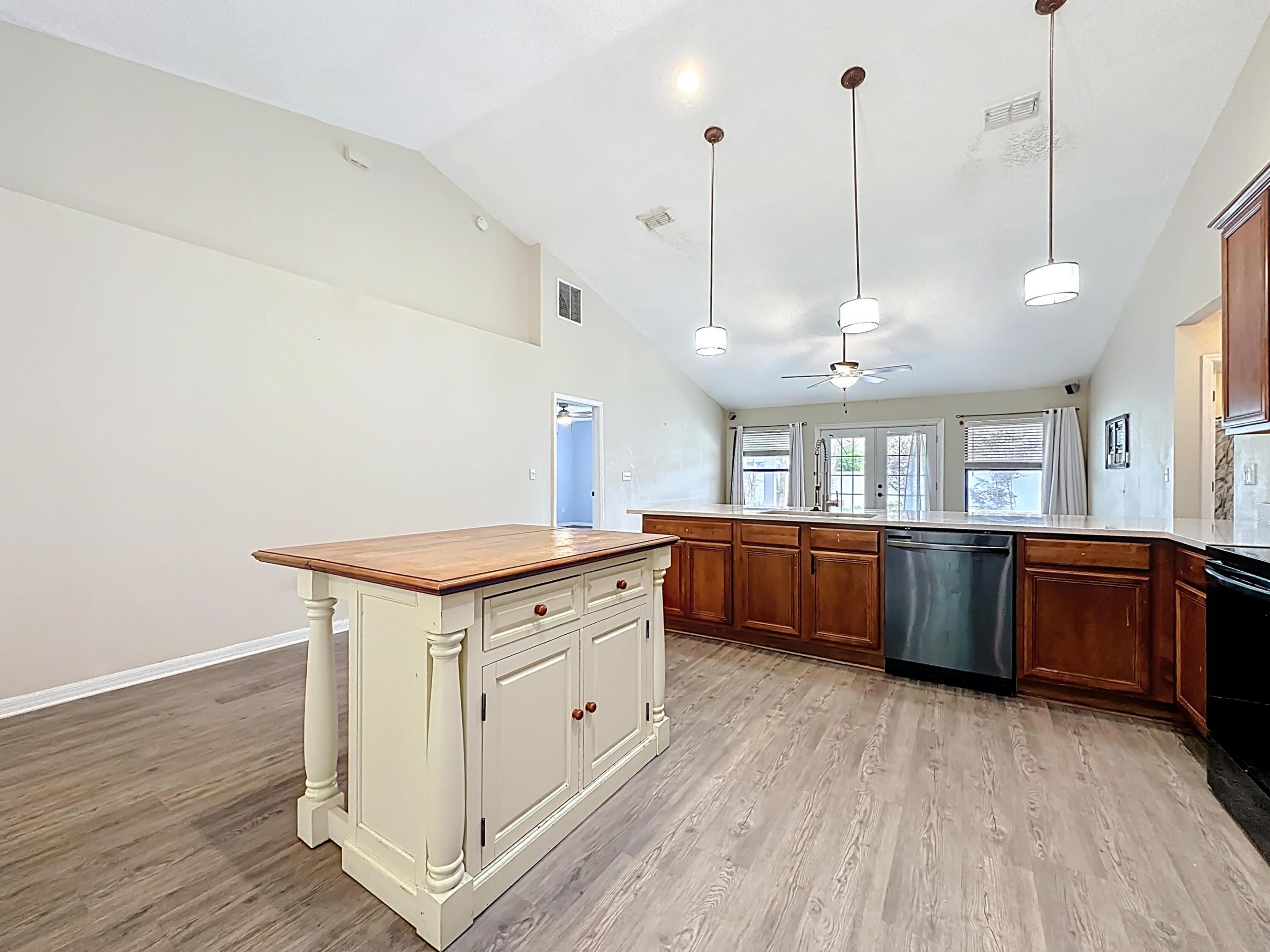 3371 Classic Oak Court Property Photo 7