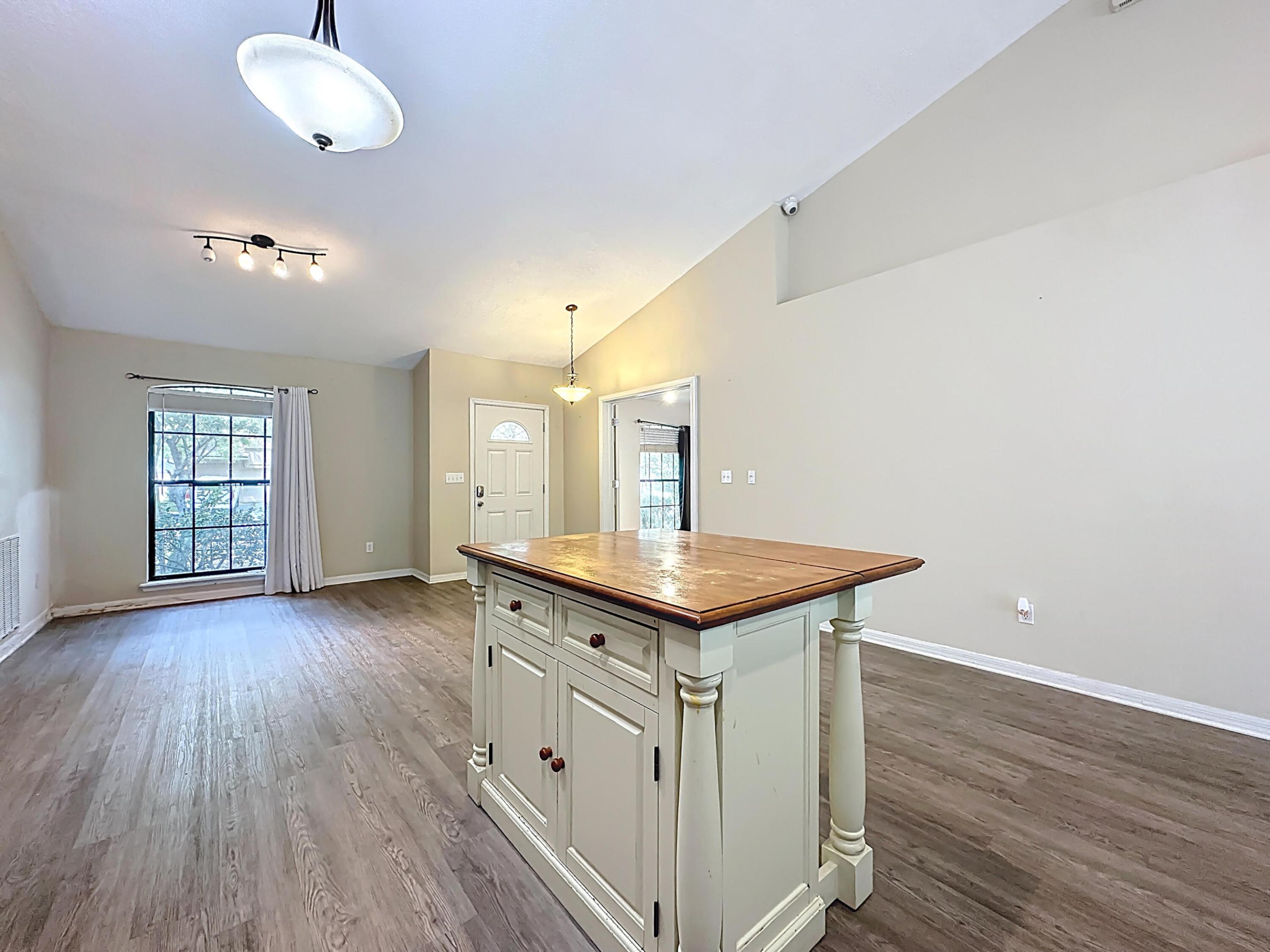 3371 Classic Oak Court Property Photo 8