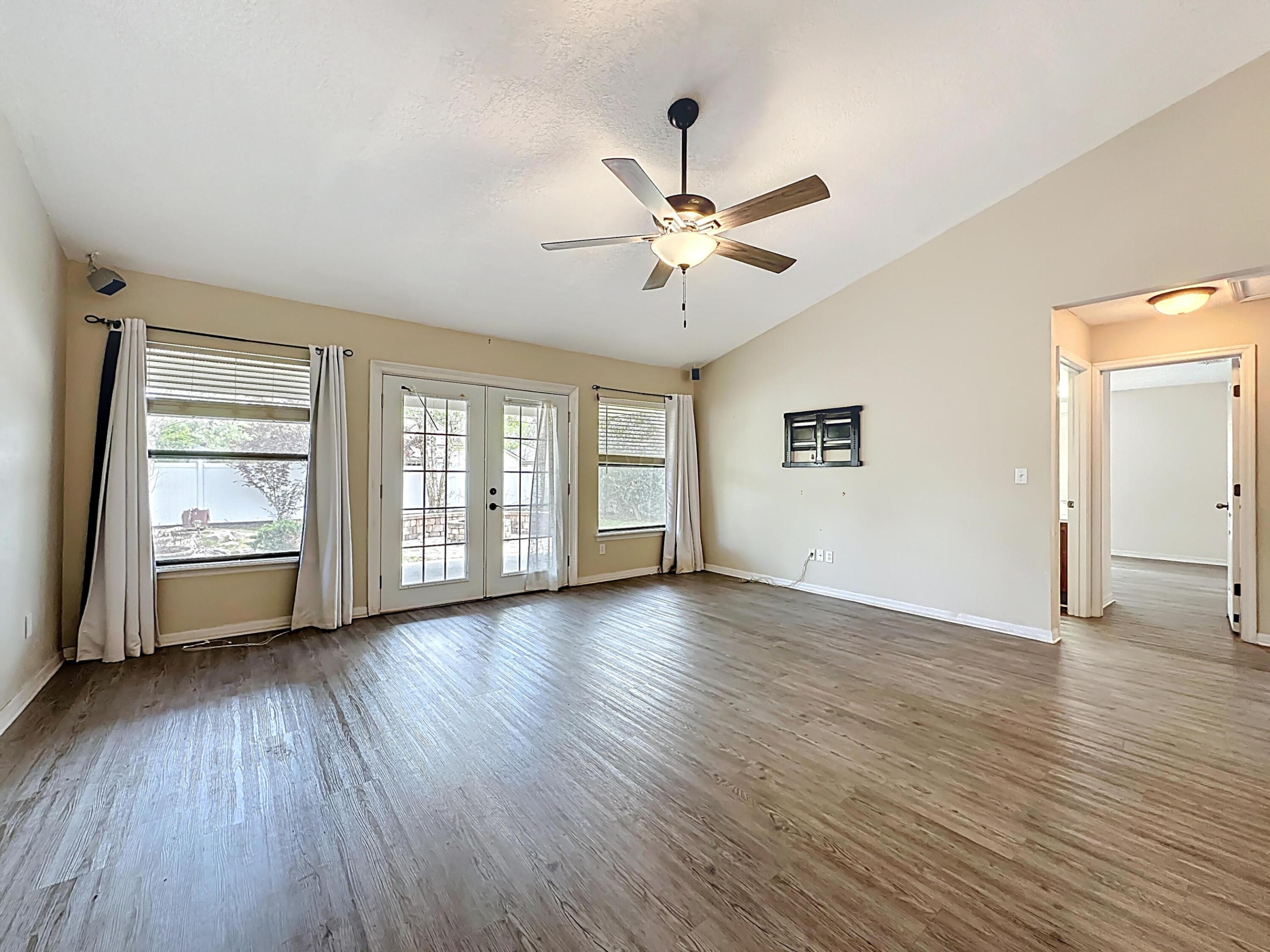 3371 Classic Oak Court Property Photo 12
