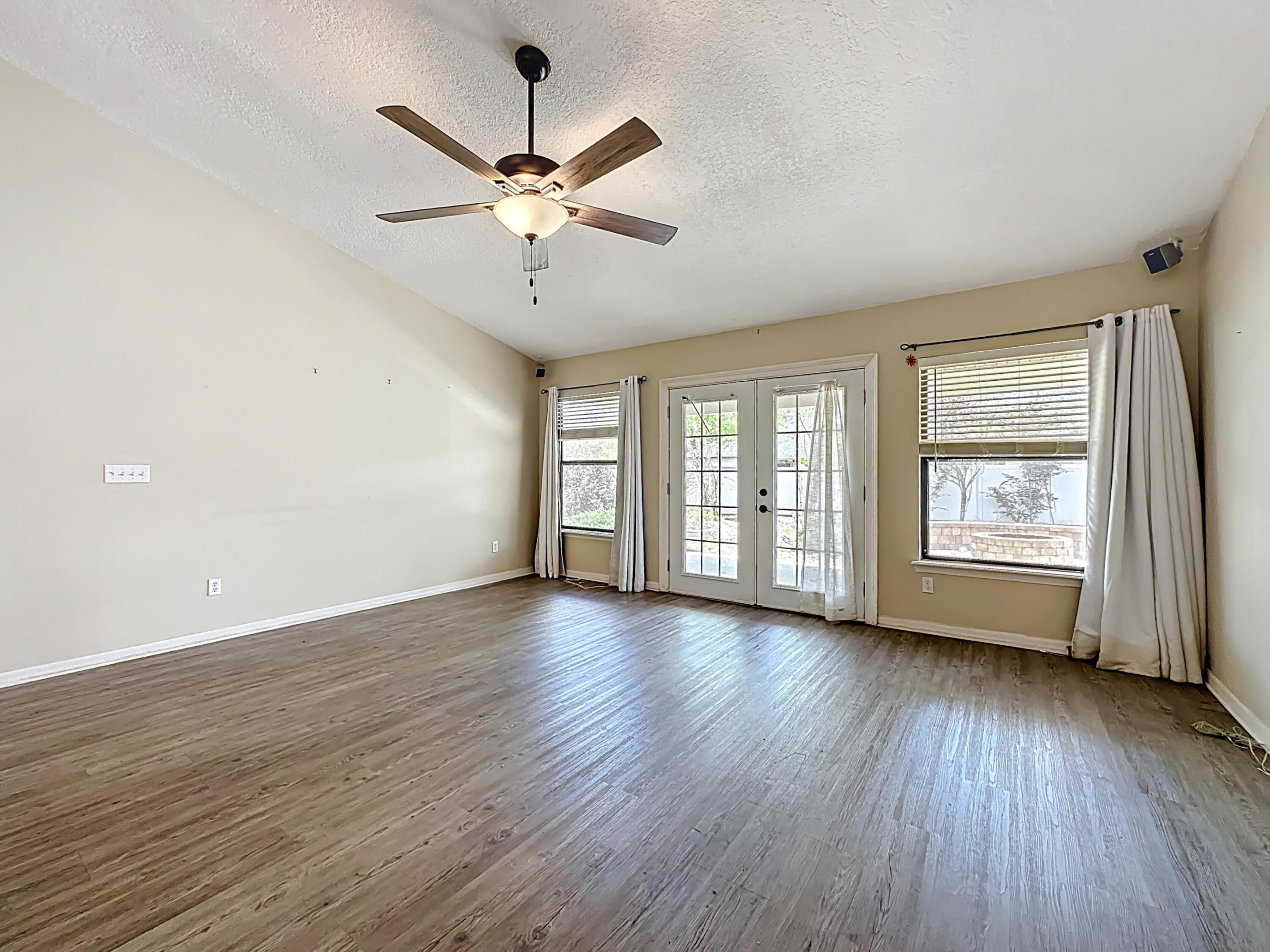 3371 Classic Oak Court Property Photo 13