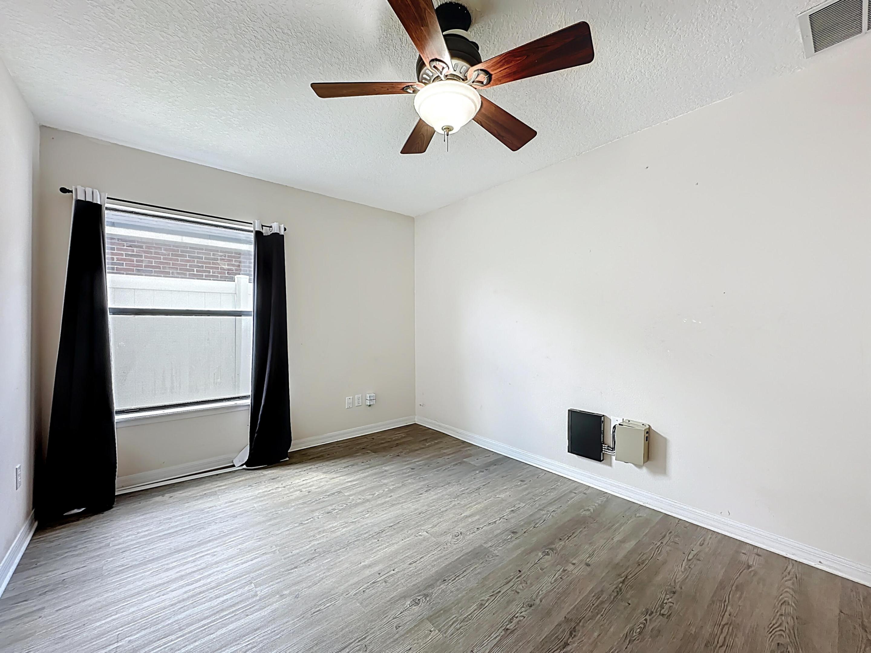 3371 Classic Oak Court Property Photo 32