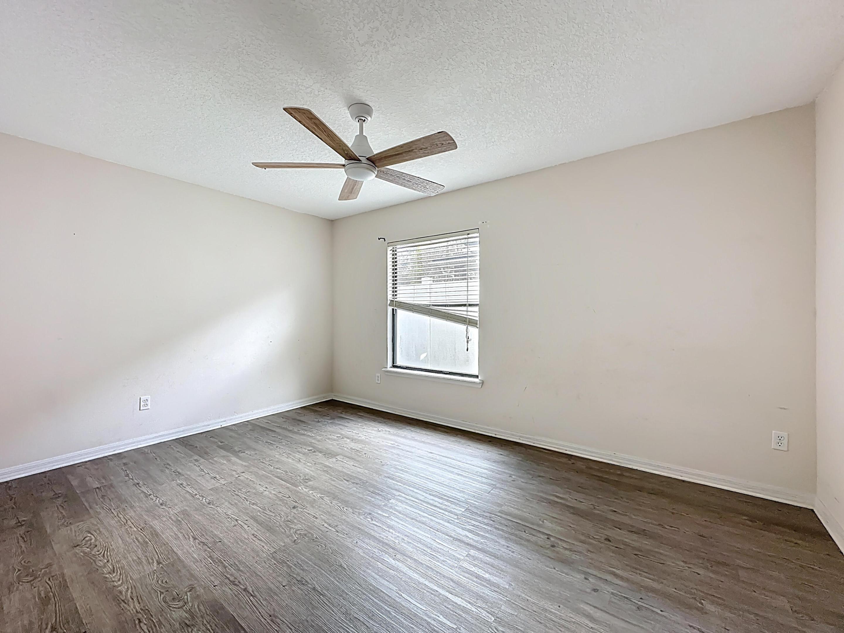 3371 Classic Oak Court Property Photo 35