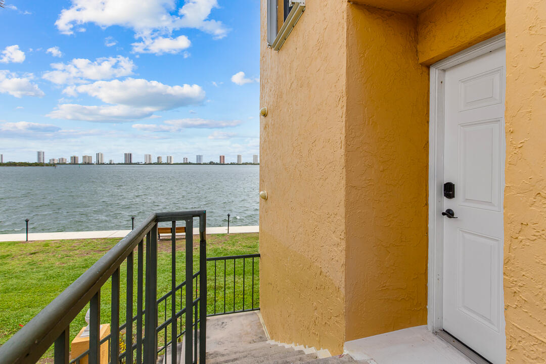 1060 Lake Shore Drive 201 Property Photo 12