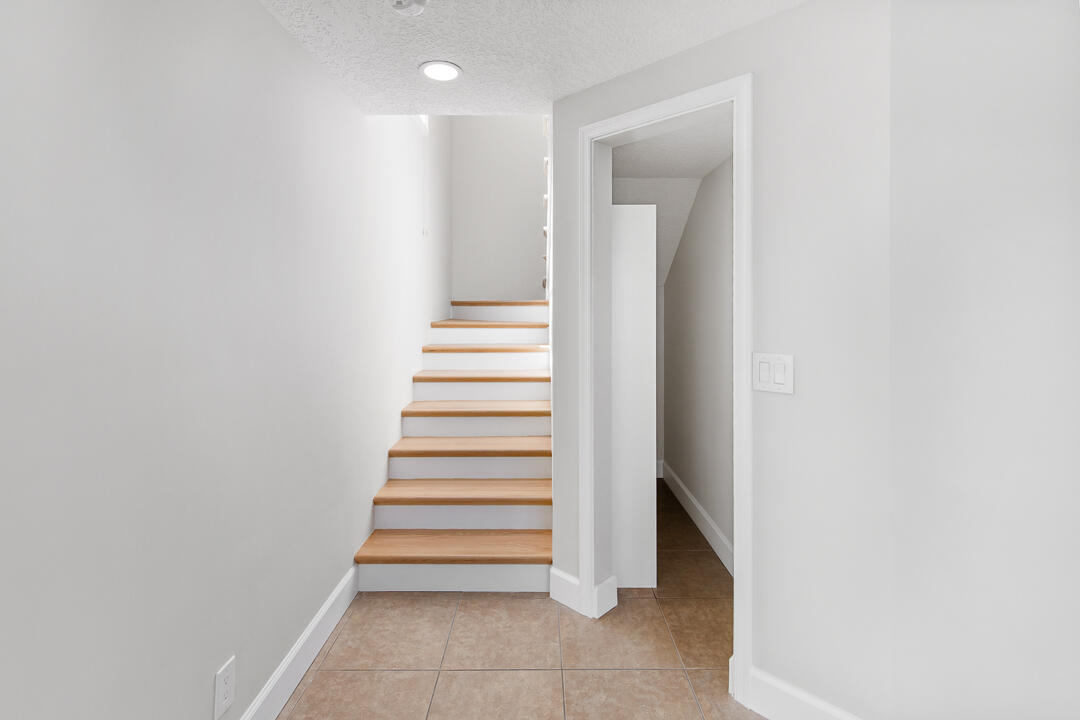 1060 Lake Shore Drive 201 Property Photo 16