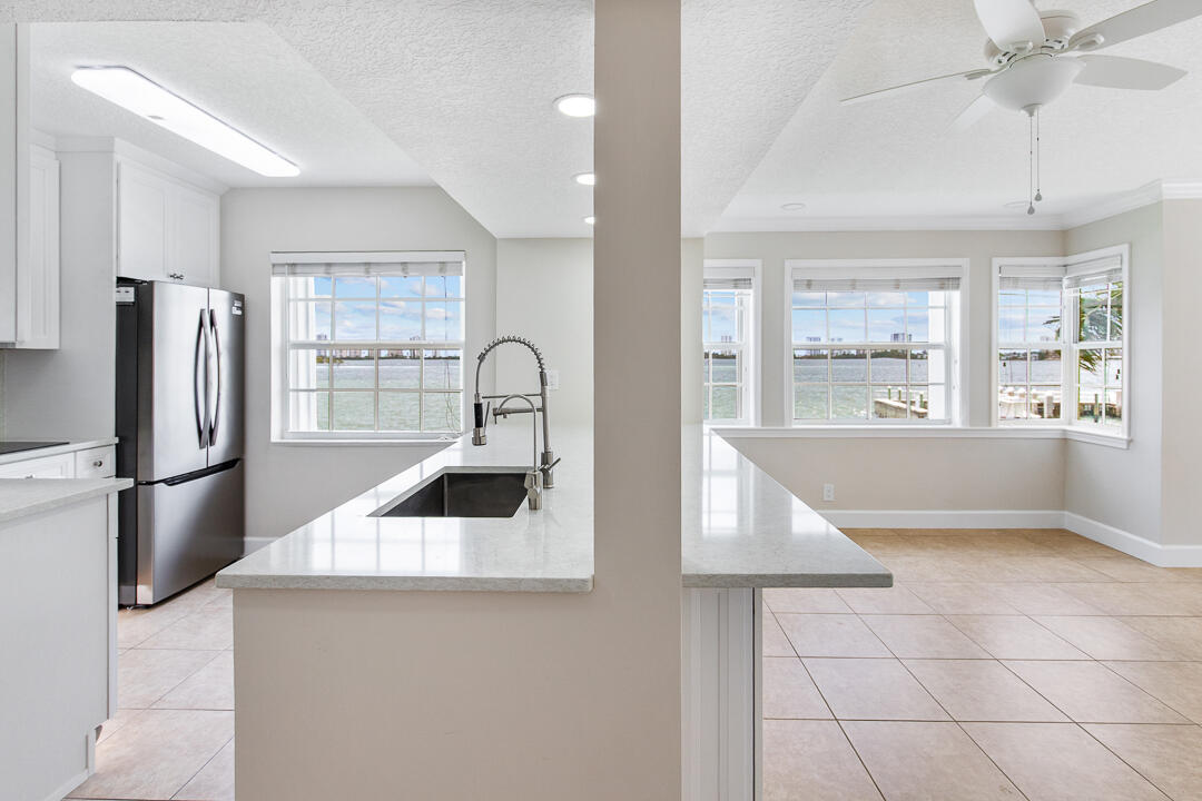1060 Lake Shore Drive 201 Property Photo 17