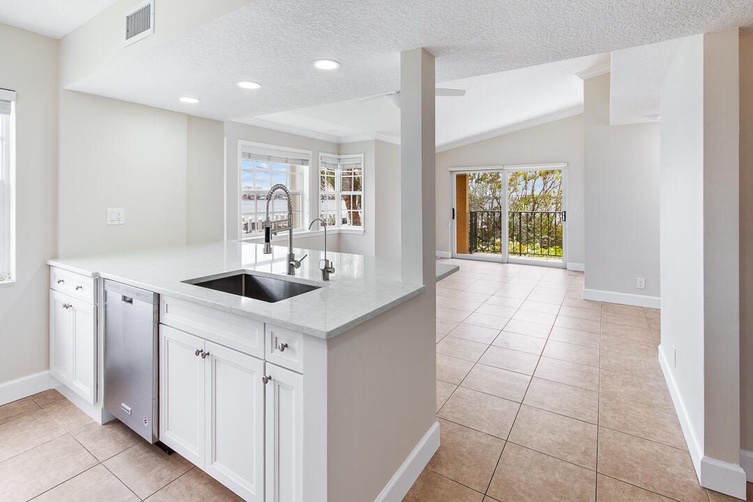 1060 Lake Shore Drive 201 Property Photo 20