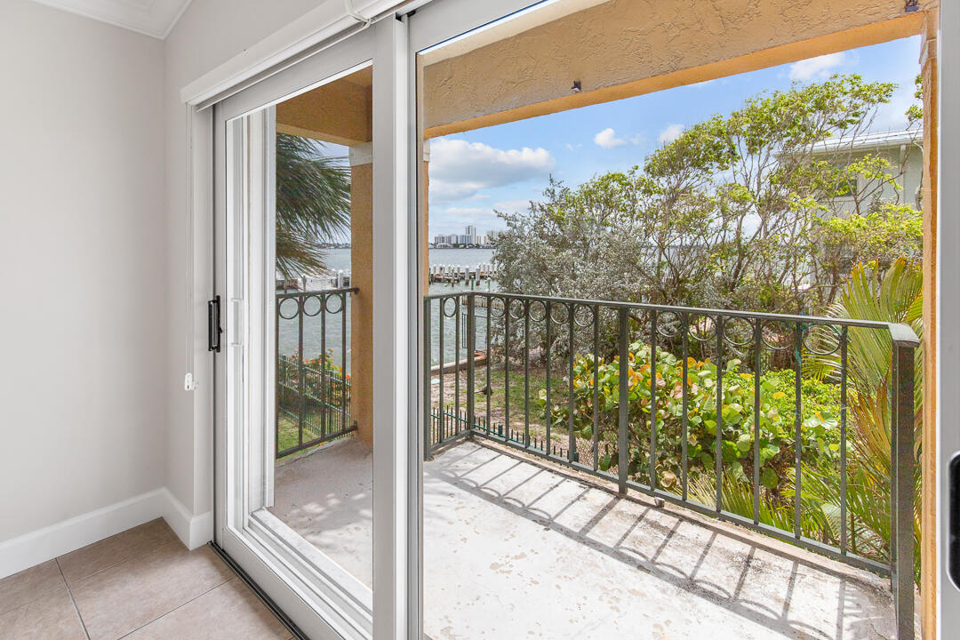 1060 Lake Shore Drive 201 Property Photo 21