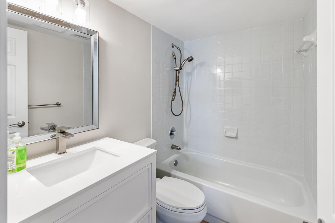 1060 Lake Shore Drive 201 Property Photo 31
