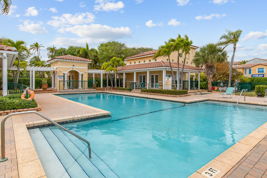 1060 Lake Shore Drive 201 Property Photo 41