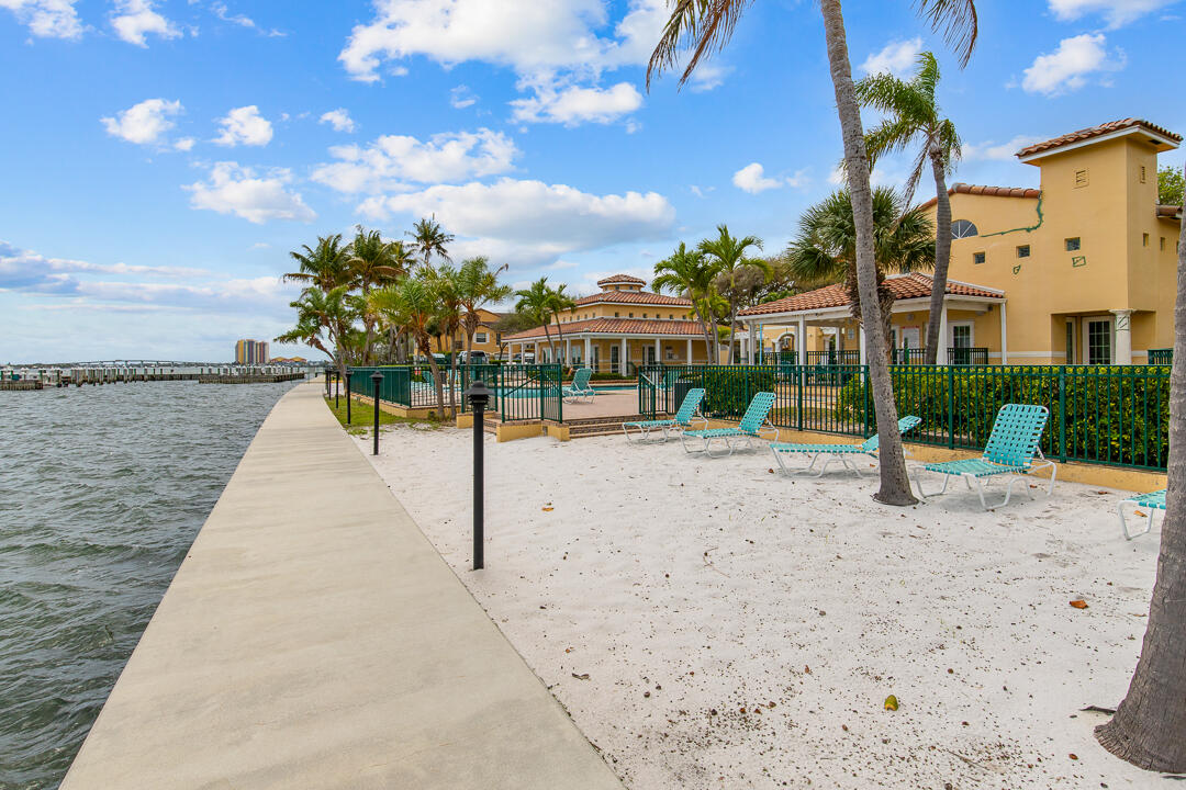 1060 Lake Shore Drive 201 Property Photo 43