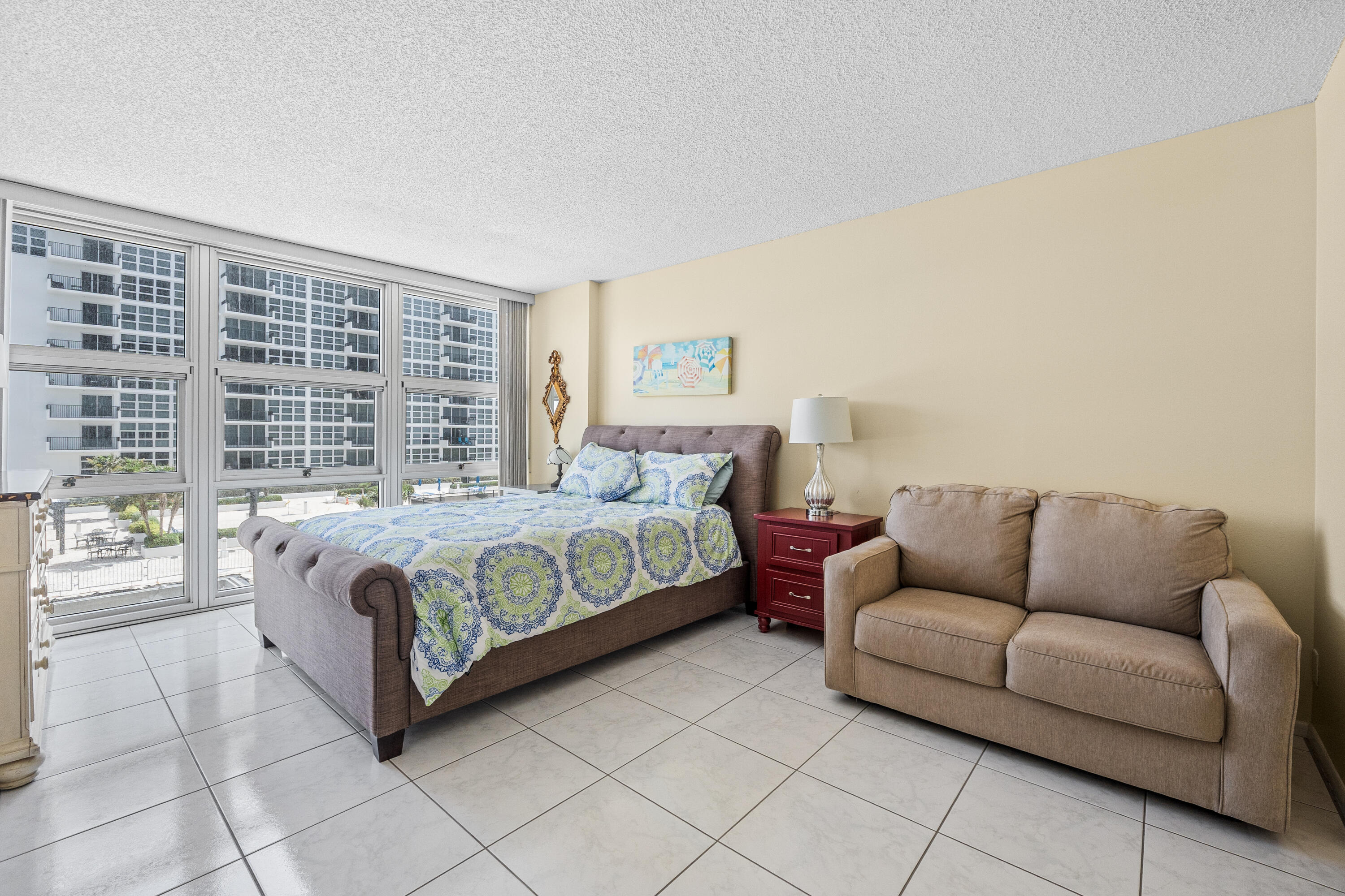 525 N Ocean Boulevard 616 Property Photo 2