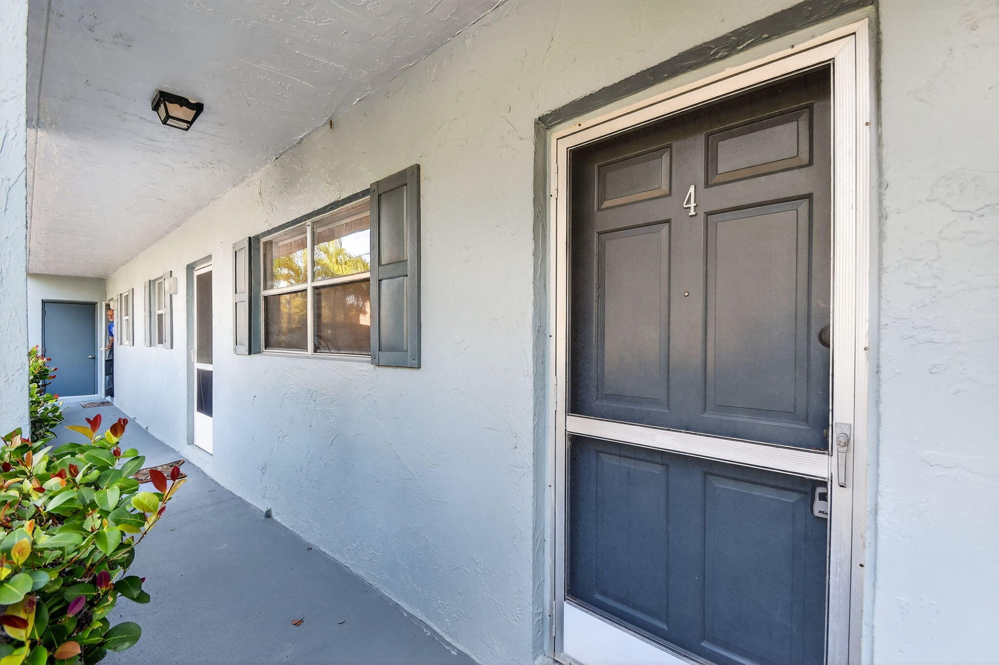 1432 S Lakeside Drive 4 Property Photo 10