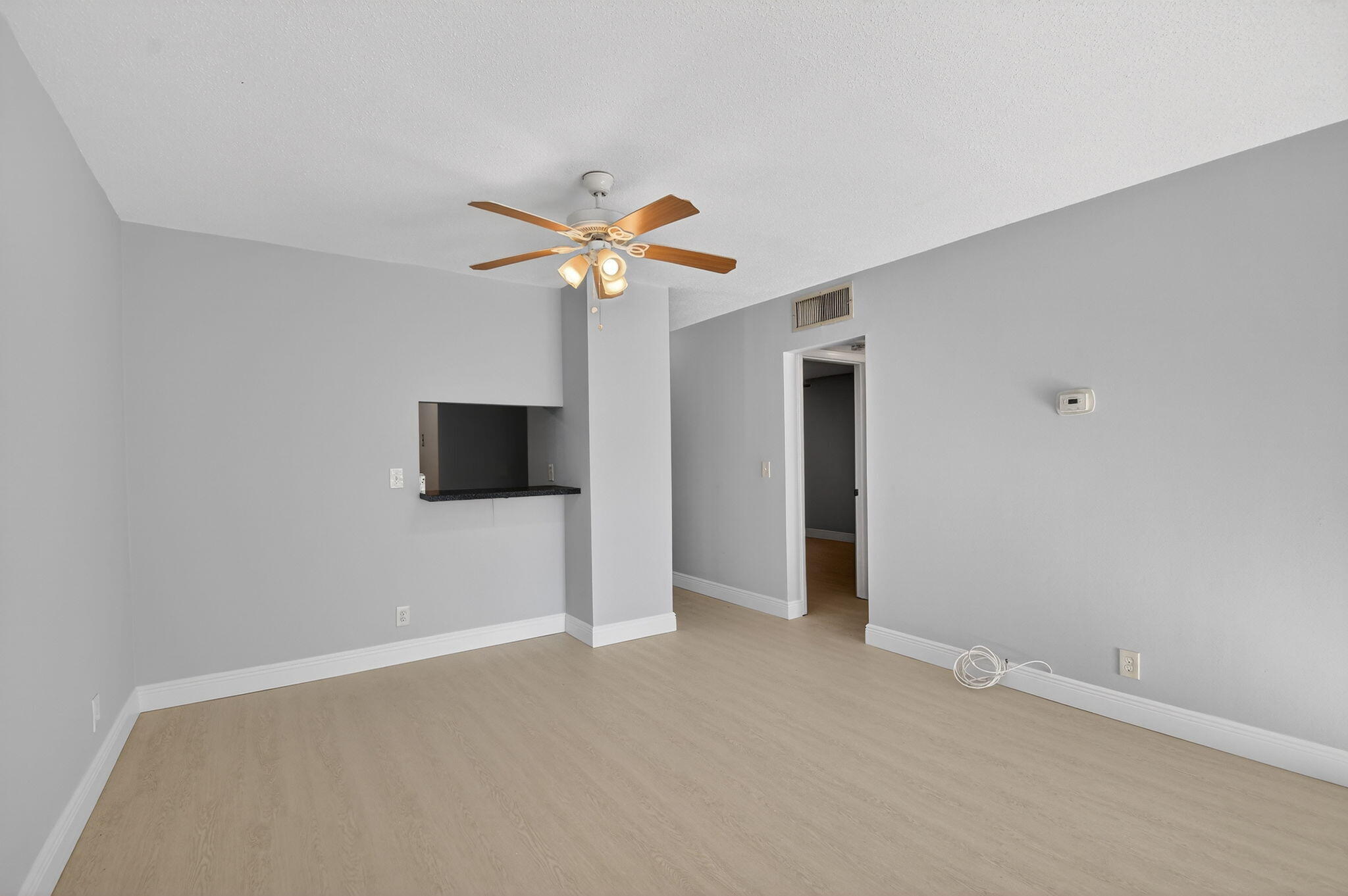 1432 S Lakeside Drive 4 Property Photo 21