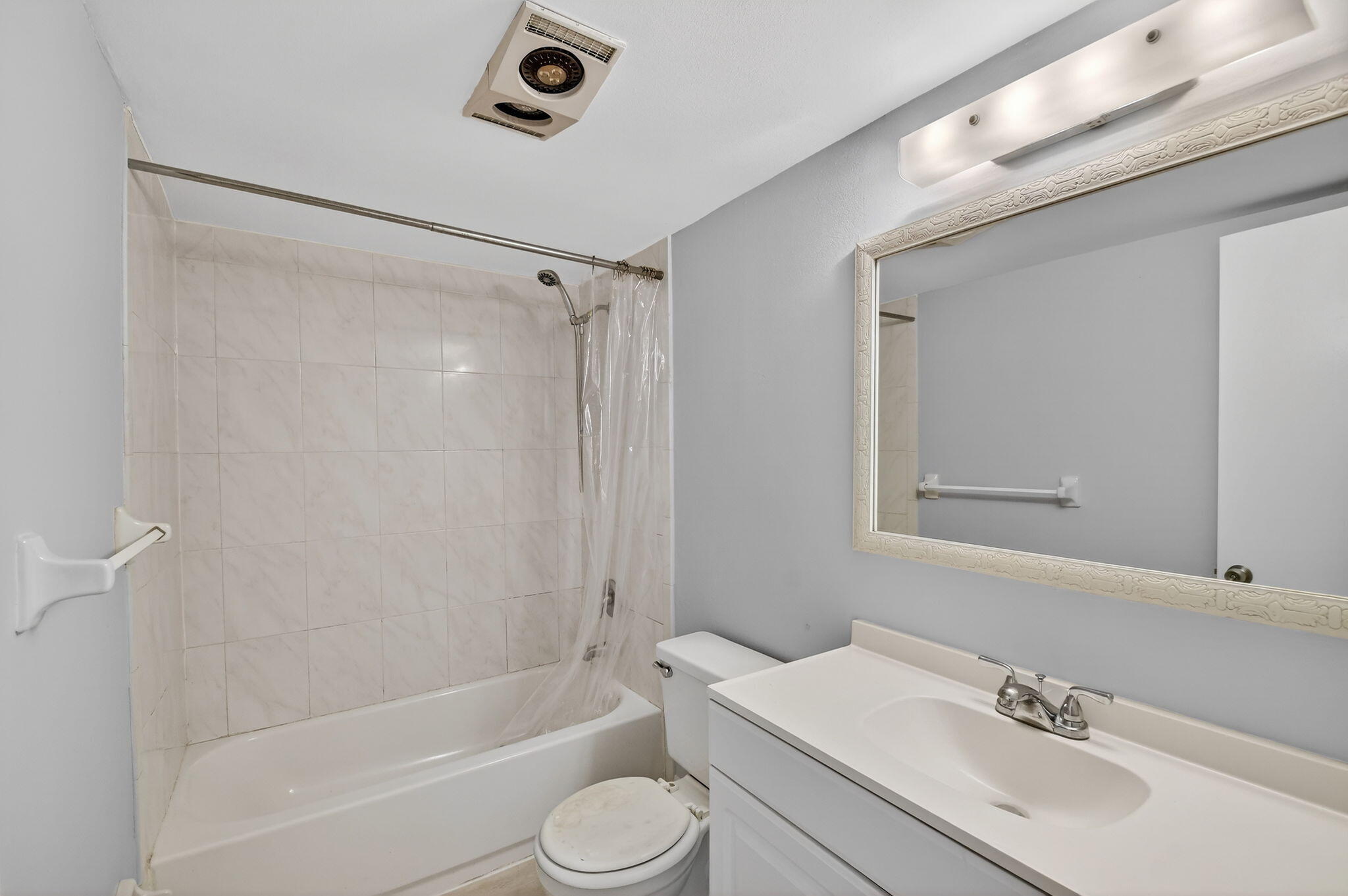 1432 S Lakeside Drive 4 Property Photo 36