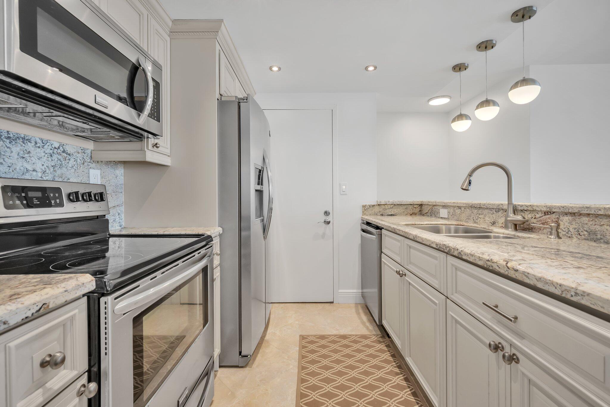 720 Bayshore Drive 304 Property Photo 4