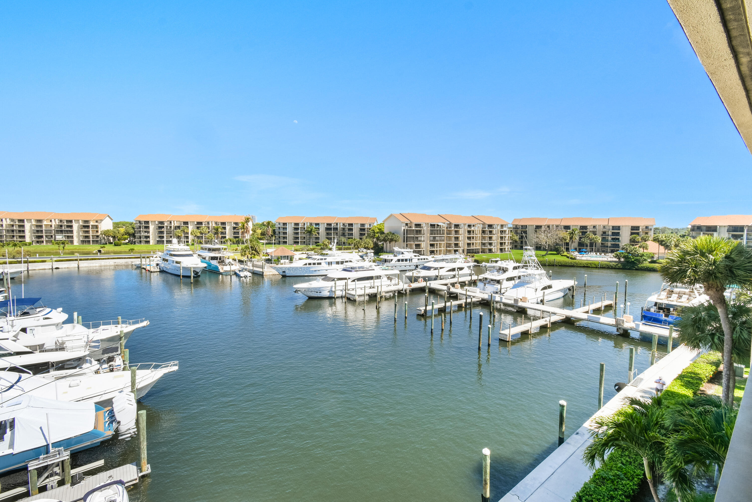 2401 Marina Isle Way 503 Property Photo 4
