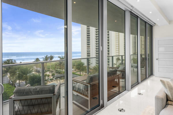 3100 N Ocean Drive 704 Property Photo 24