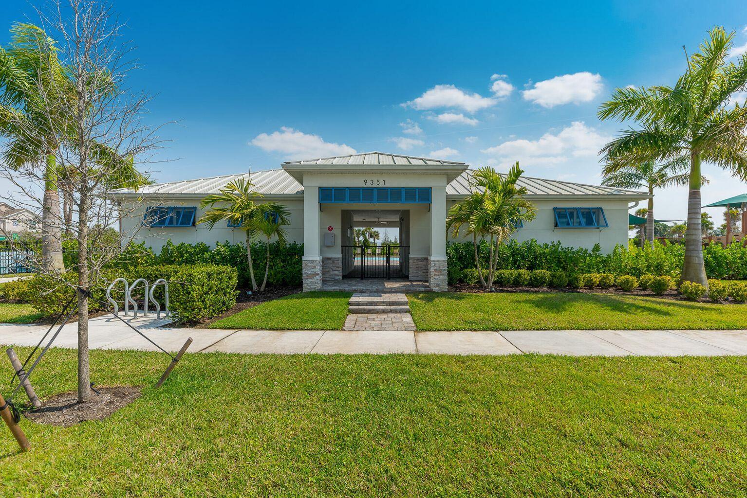 10819 Sw Pacini Way Property Photo 3