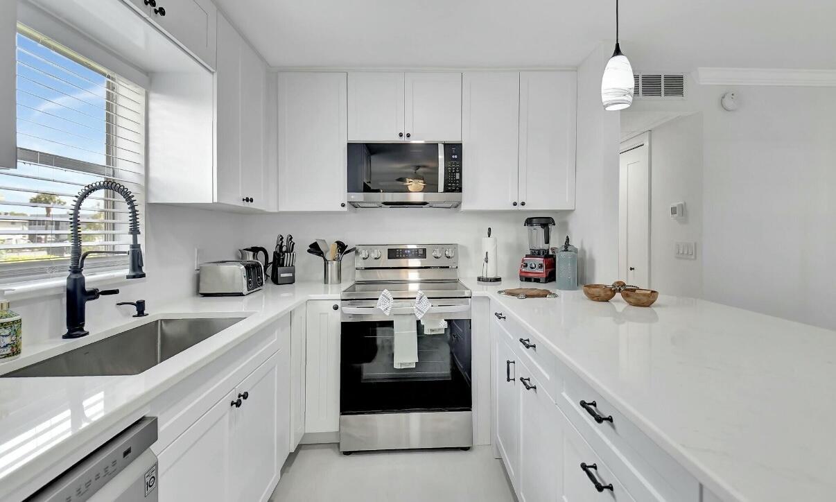 581 Monaco Boulevard 581 Property Photo 11