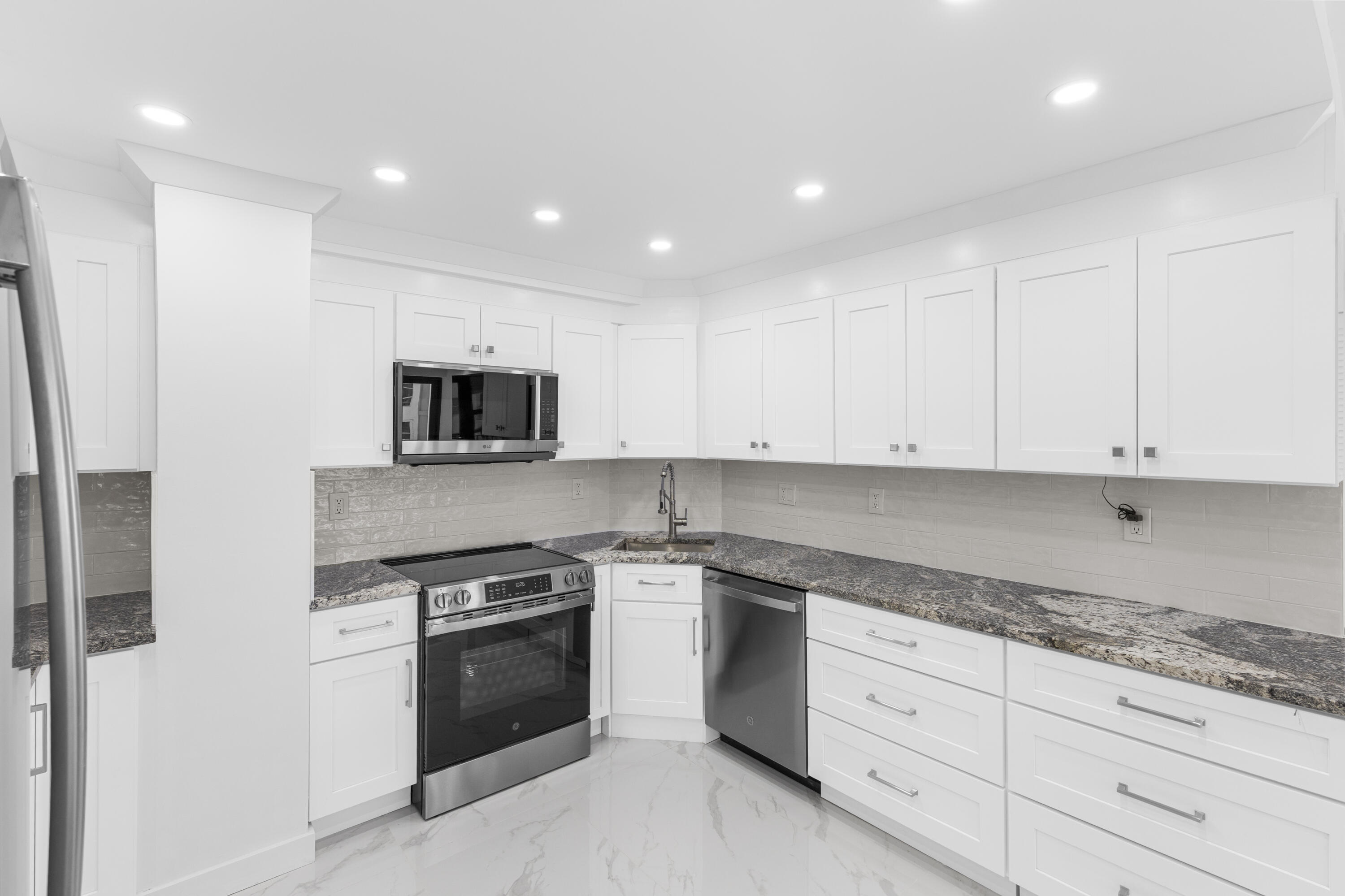 3800 Galt Ocean Drive 808 Property Photo 6
