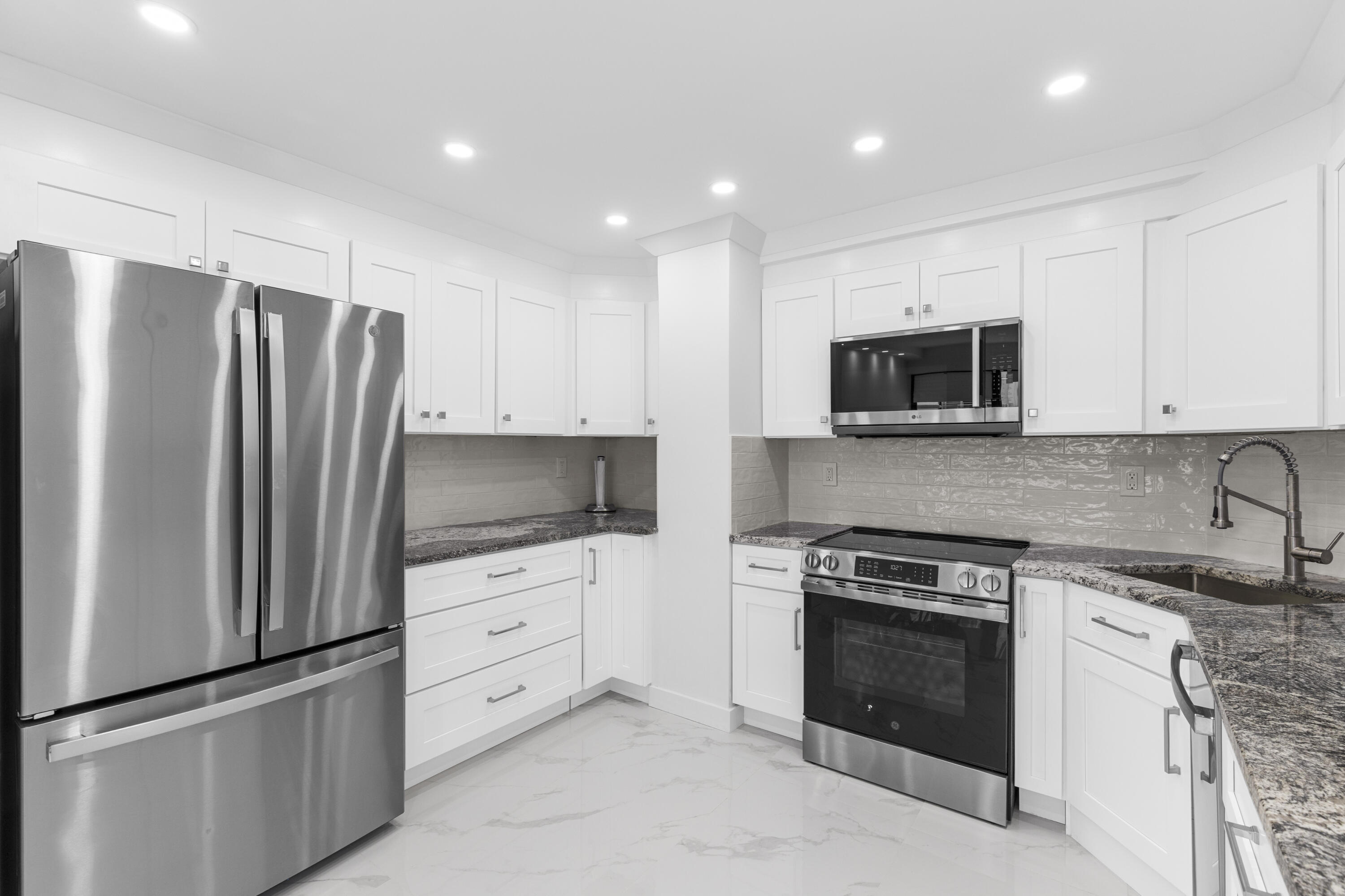 3800 Galt Ocean Drive 808 Property Photo 7