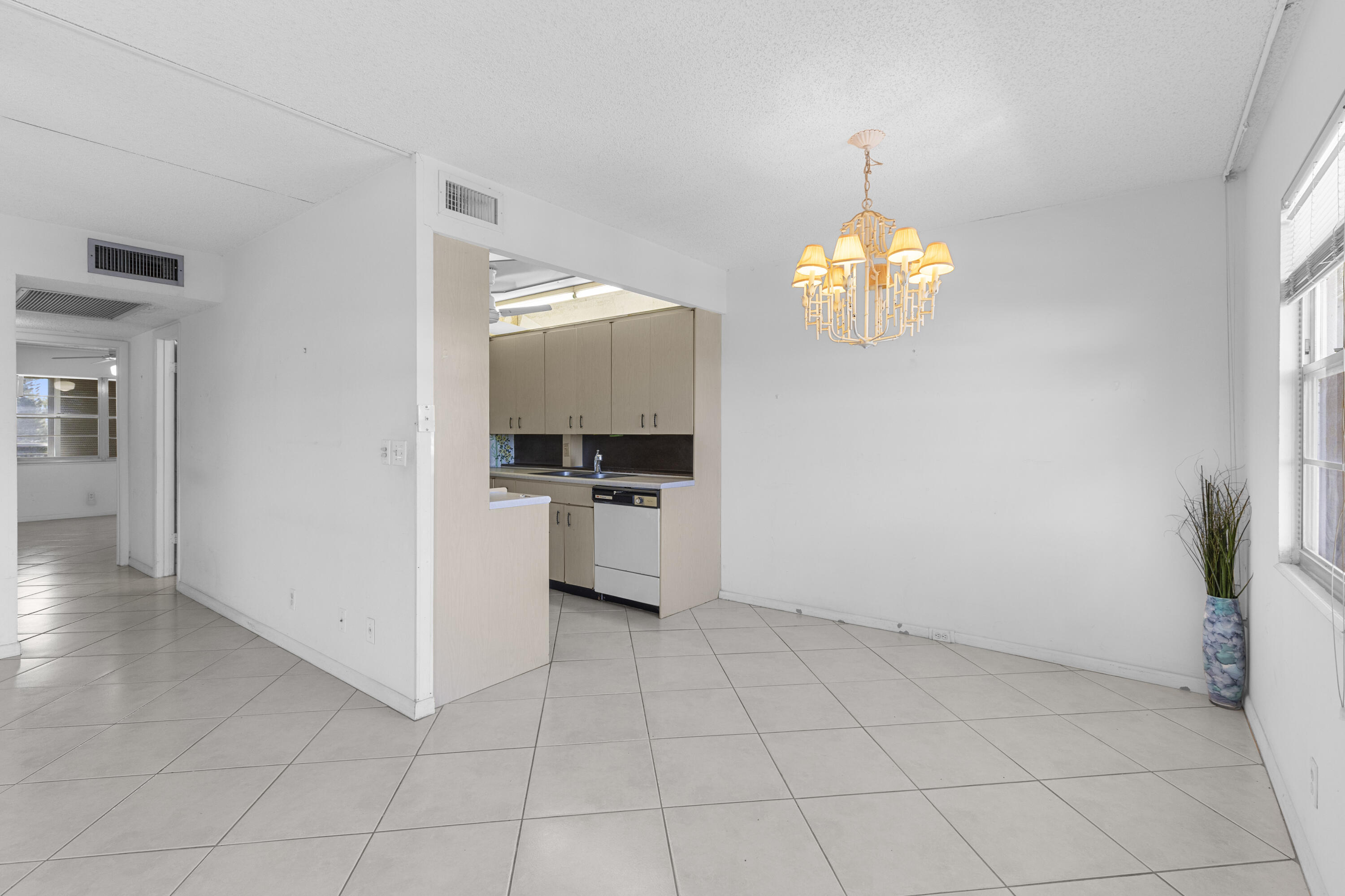 4096 Westbury H 4096 Property Photo 14
