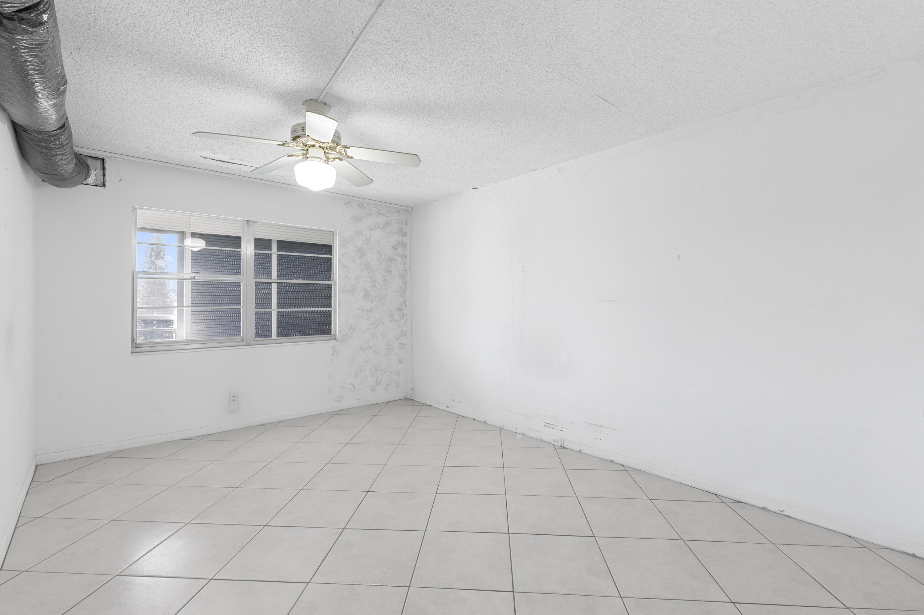 4096 Westbury H 4096 Property Photo 15