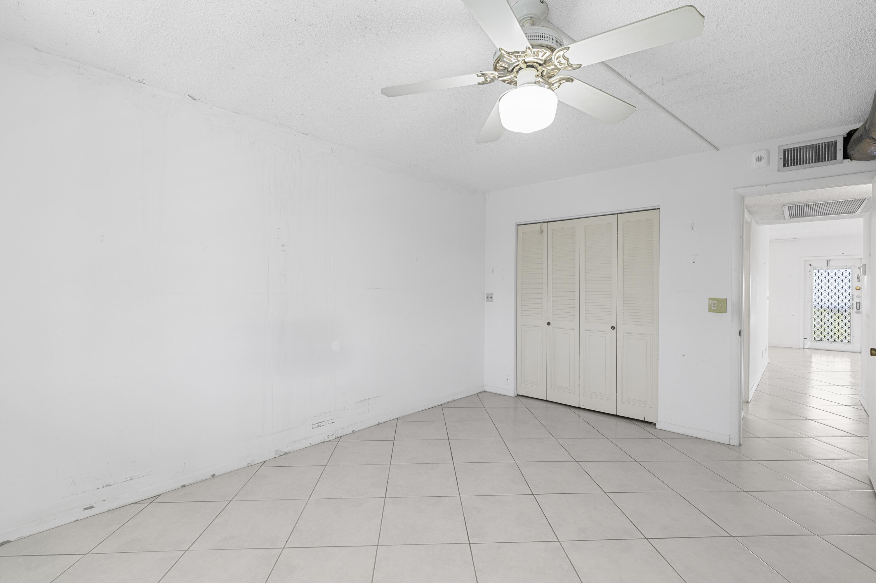 4096 Westbury H 4096 Property Photo 16