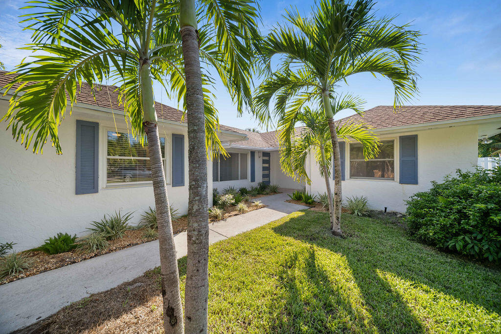 518 Kingbird Circle Property Photo 1