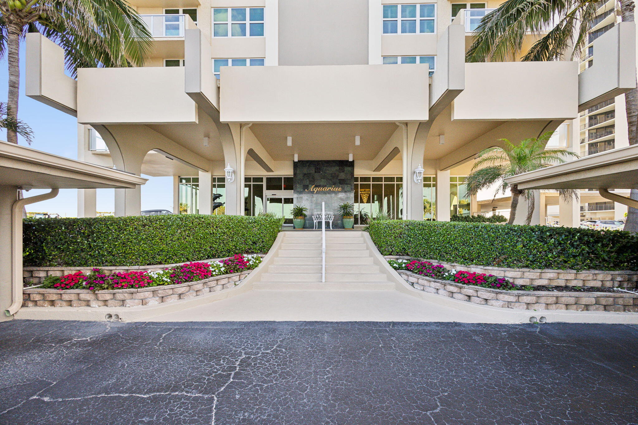5440 N Ocean Drive 805 Property Photo 26