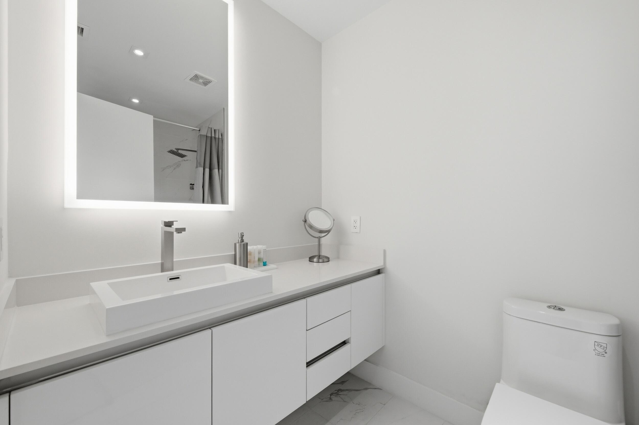 3100 N Ocean Drive H-1506 Property Photo 21