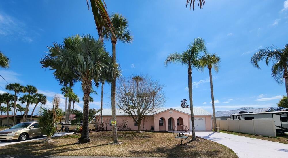 1177 Lisa Lane Property Photo 2