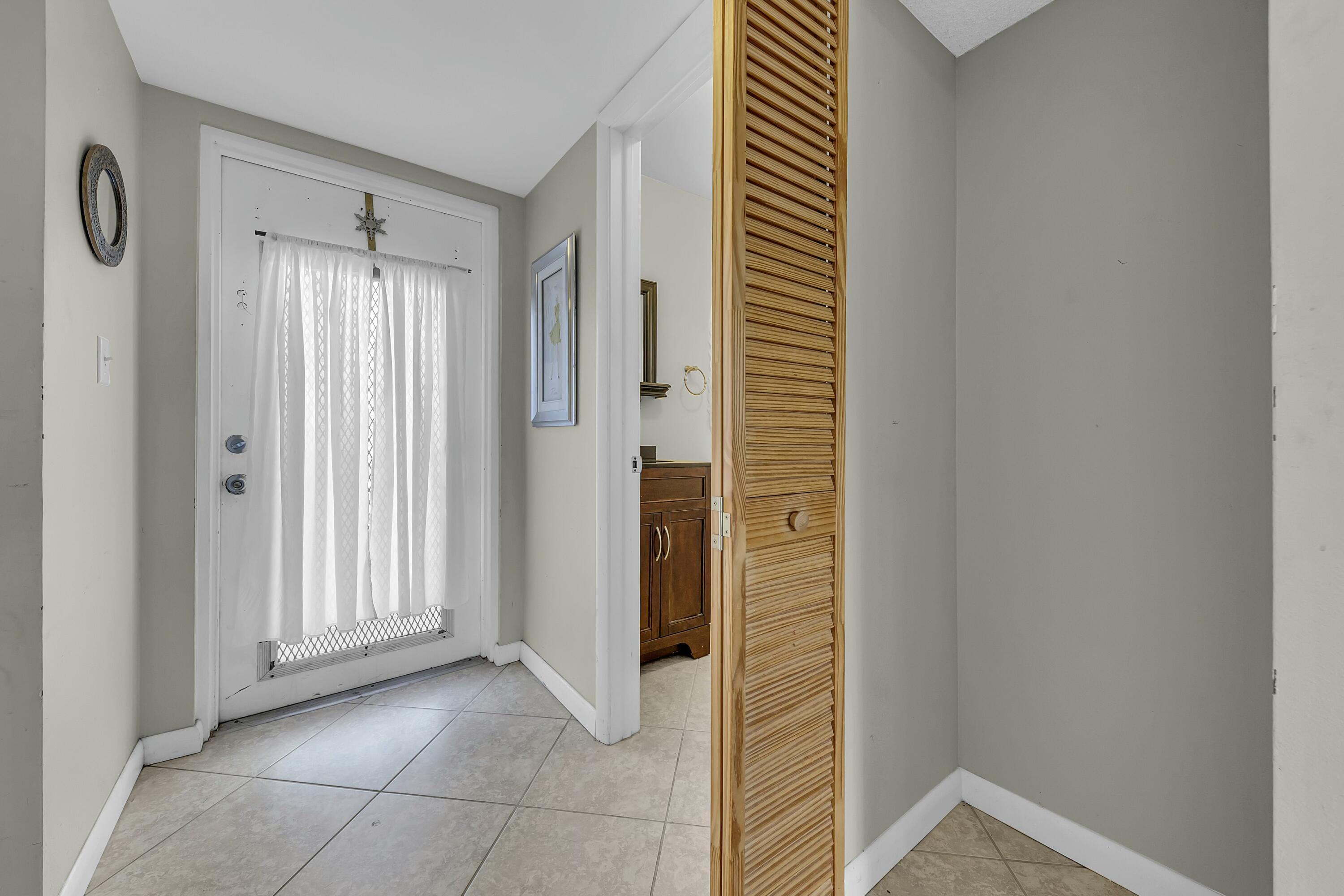 9401 Sunrise Lakes Boulevard 311 Property Photo 3