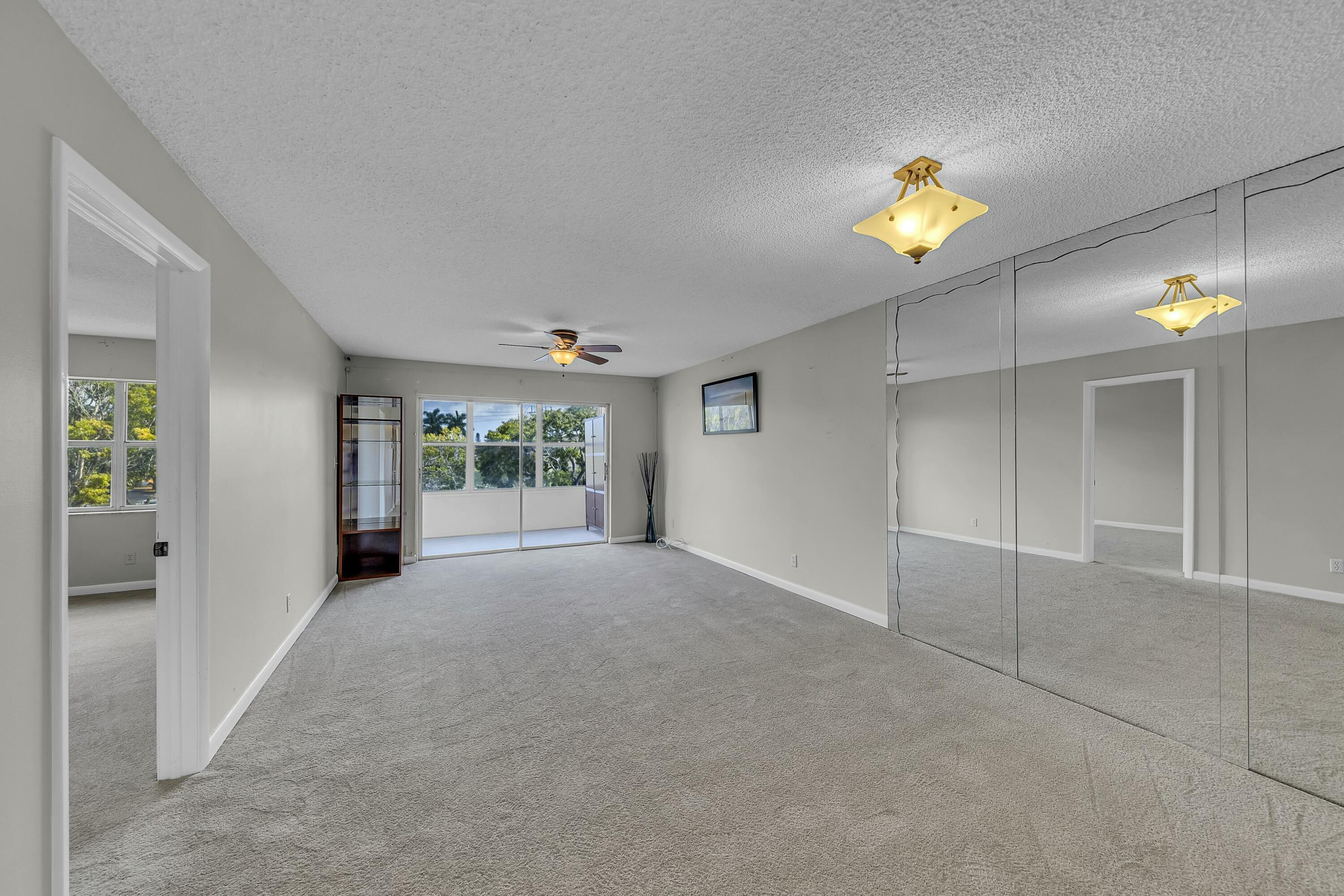 9401 Sunrise Lakes Boulevard 311 Property Photo 8