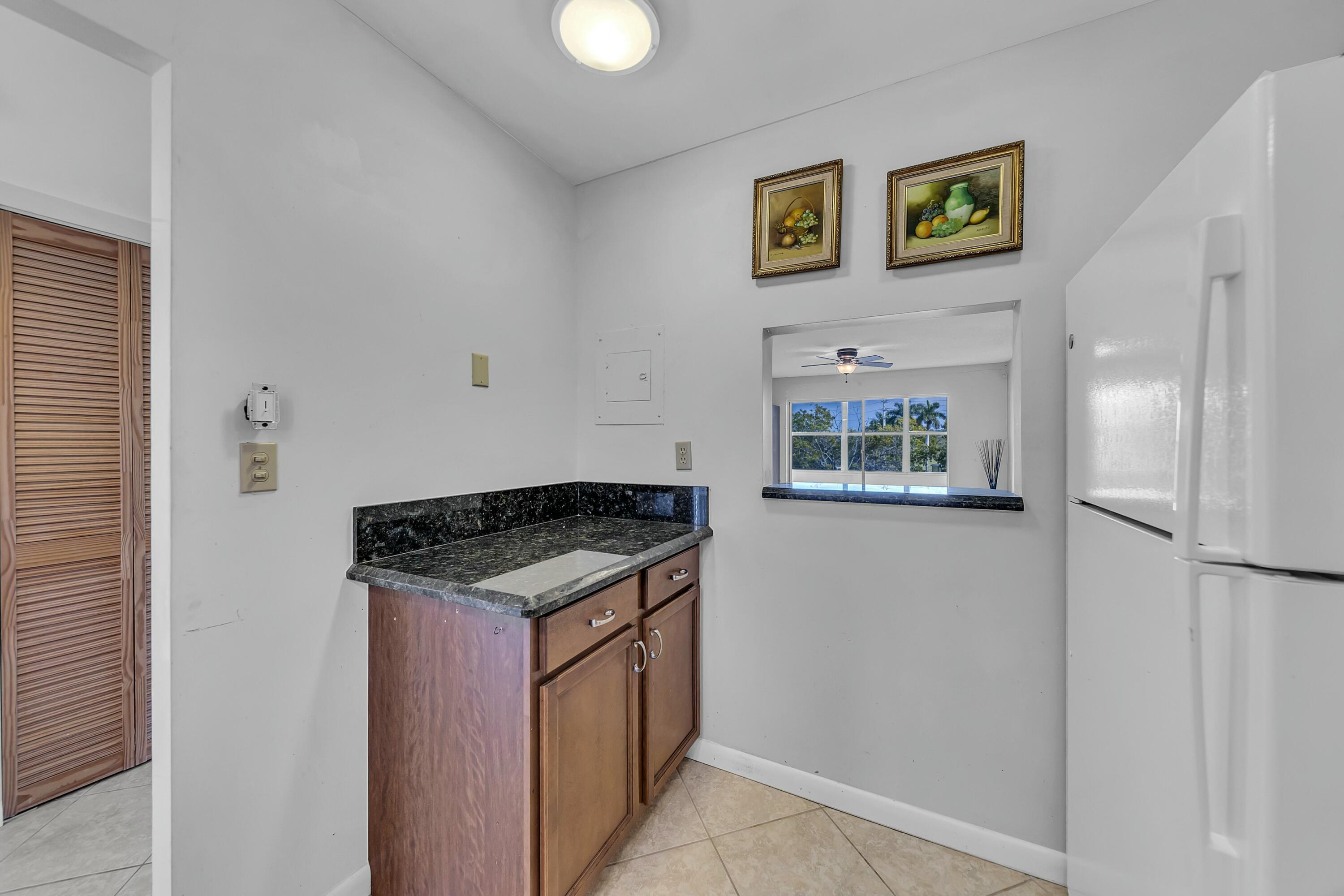 9401 Sunrise Lakes Boulevard 311 Property Photo 17