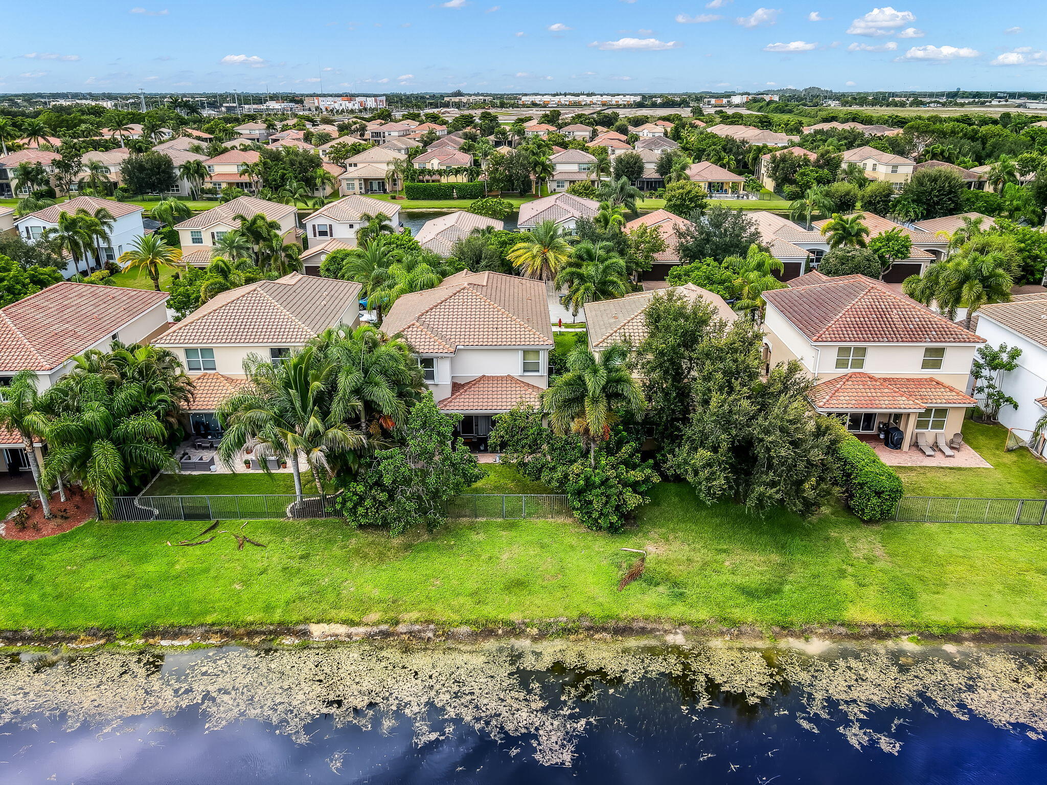 8292 Calabria Lakes Drive Property Photo 4